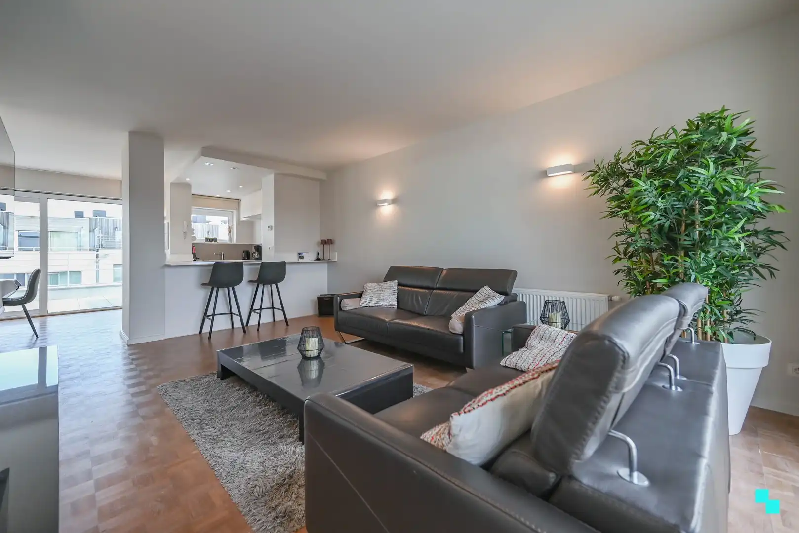 Stijlvol penthouse met zeezicht, royale terrassen en een dubbele garagebox foto 3