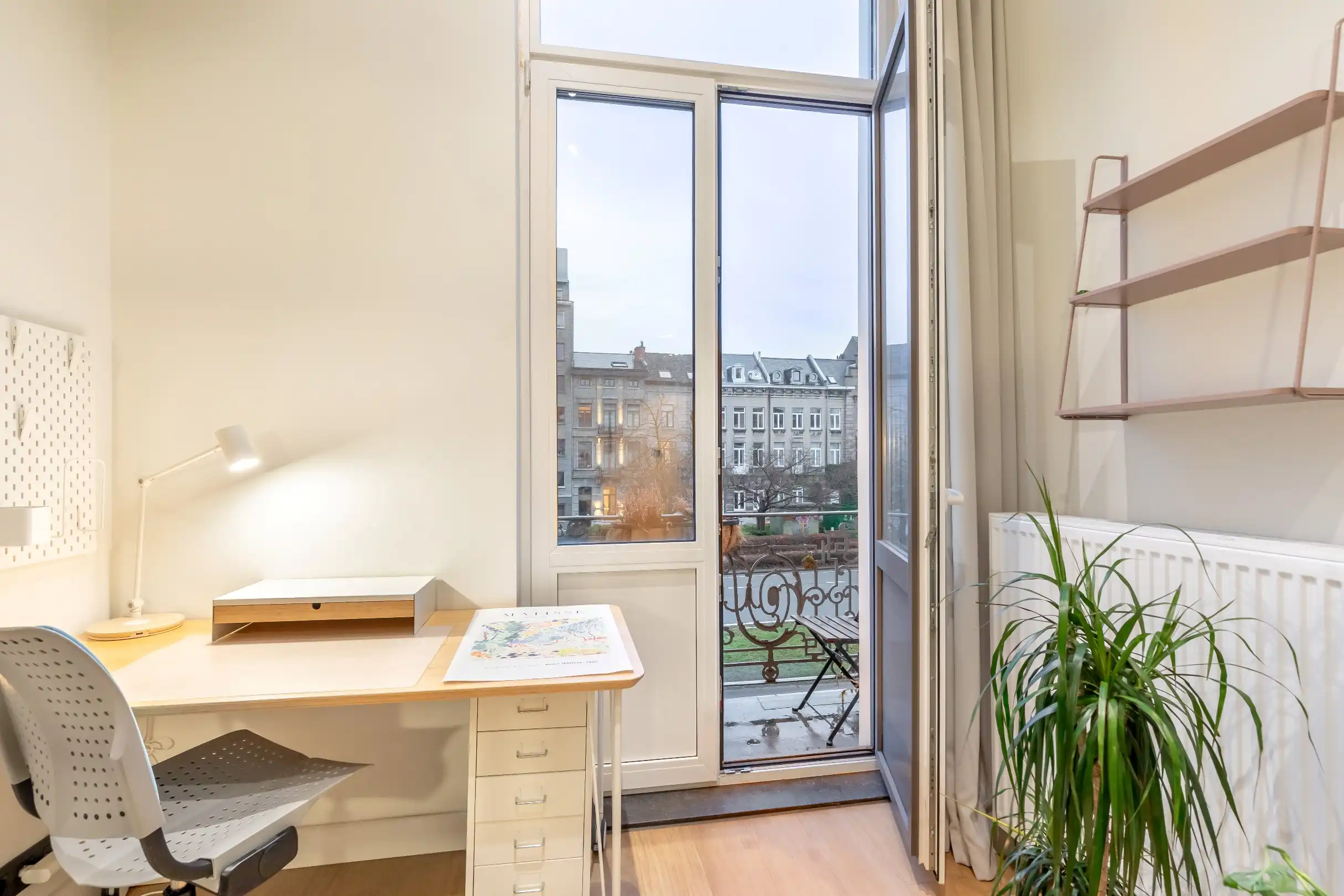 Studentenkamer met eigen sanitair op toplocatie! foto 3