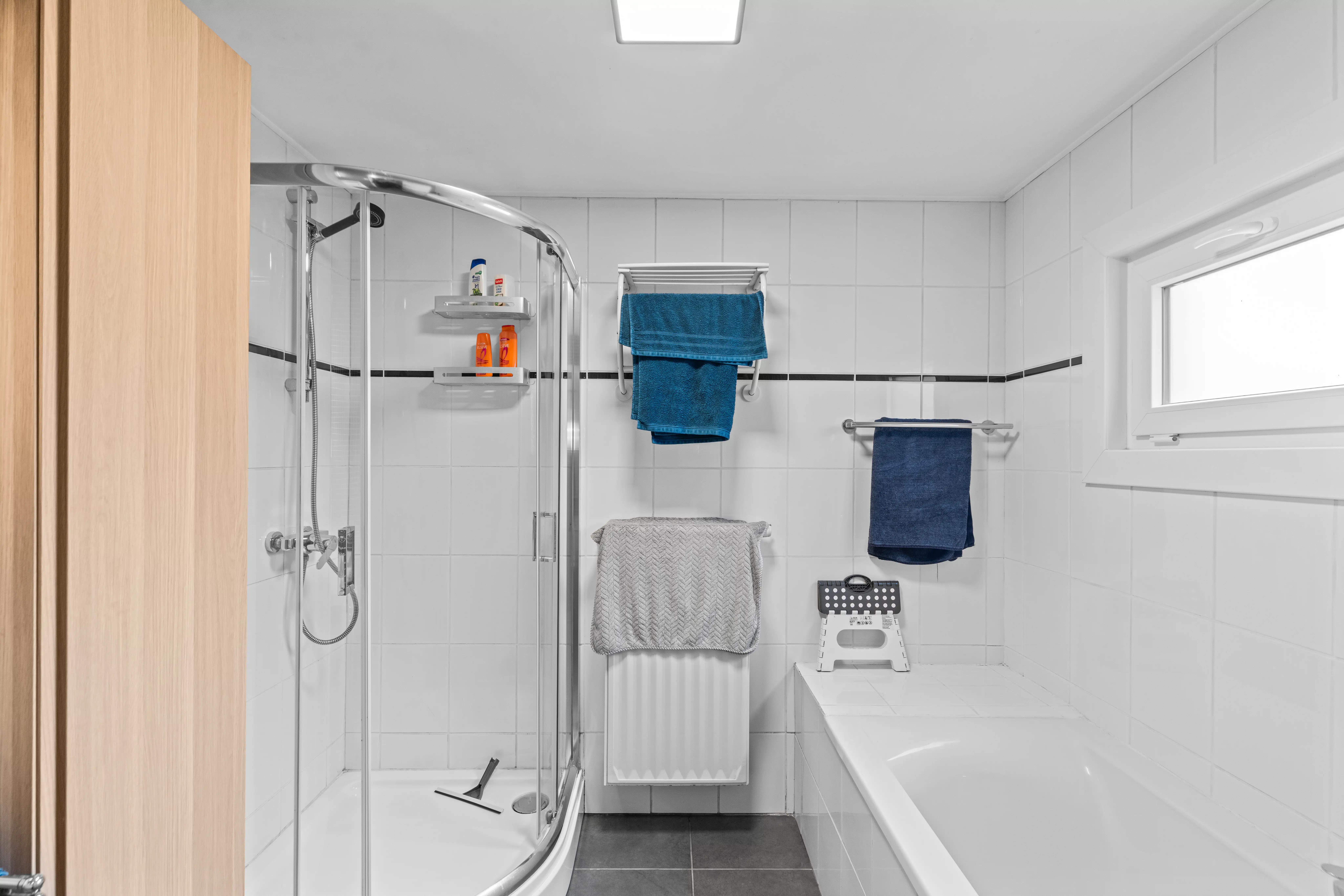 Instapklare starterswoning met tuin nabij centrum Zelzate foto 10