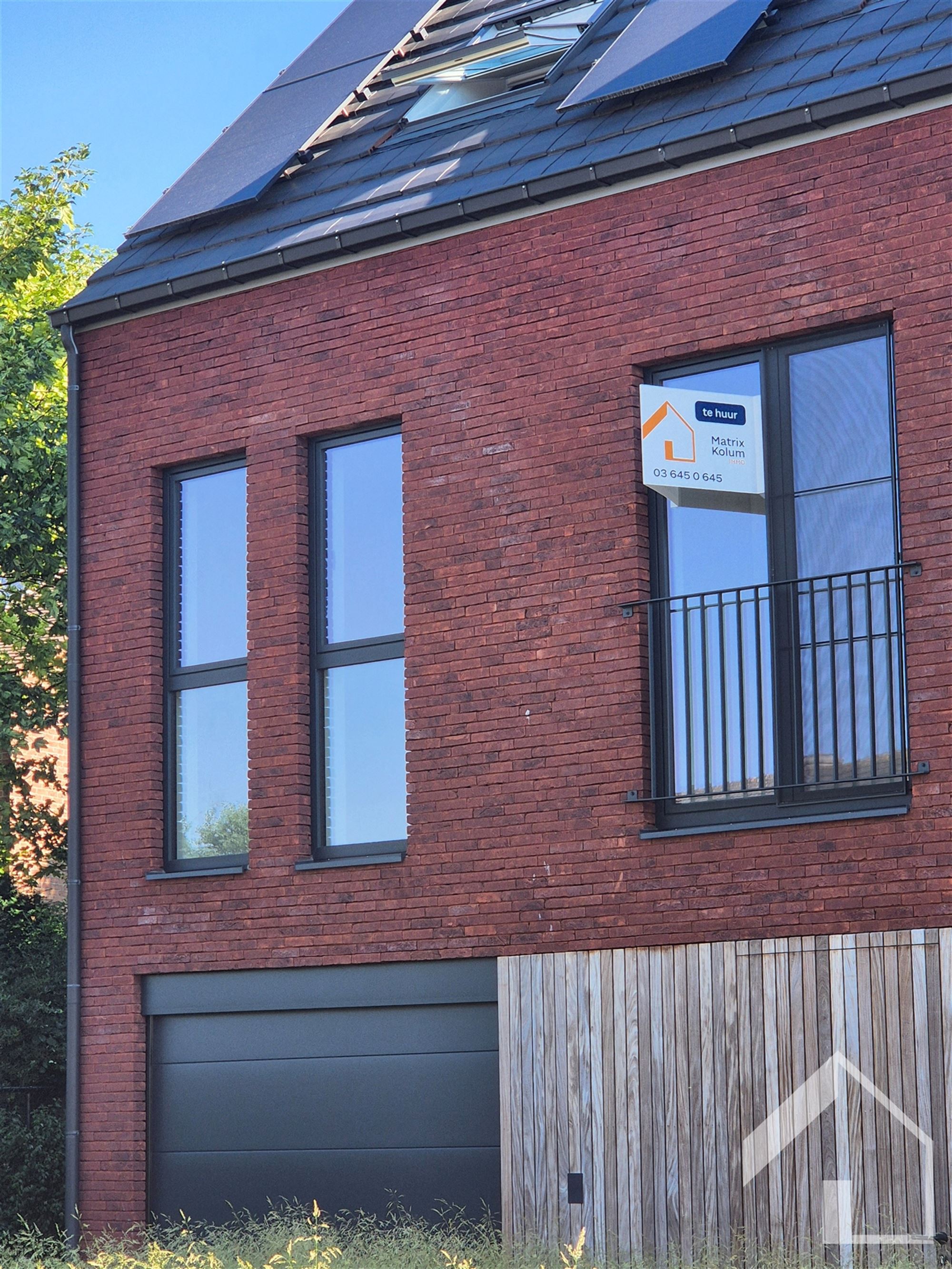 Nieuwbouwappartement op 1e verdieping met lift, 2 slaapkamers, autostaanplaats en kelder foto 2