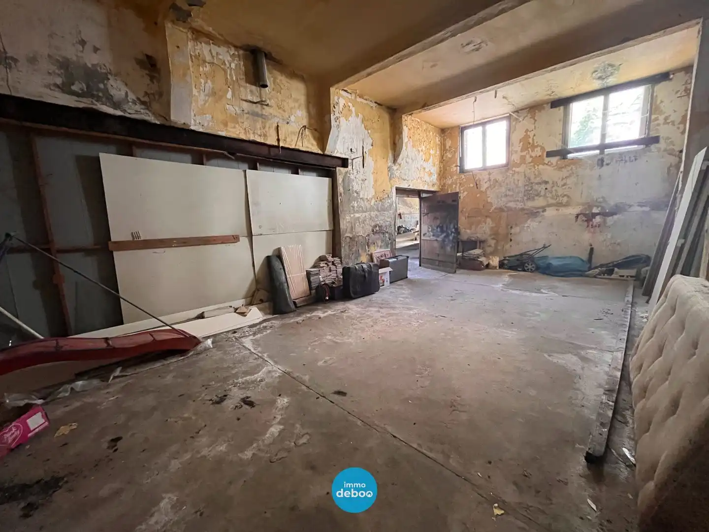 Opbrengsteigendom met groot pakhuis en 2 vergunde appartementen foto 7