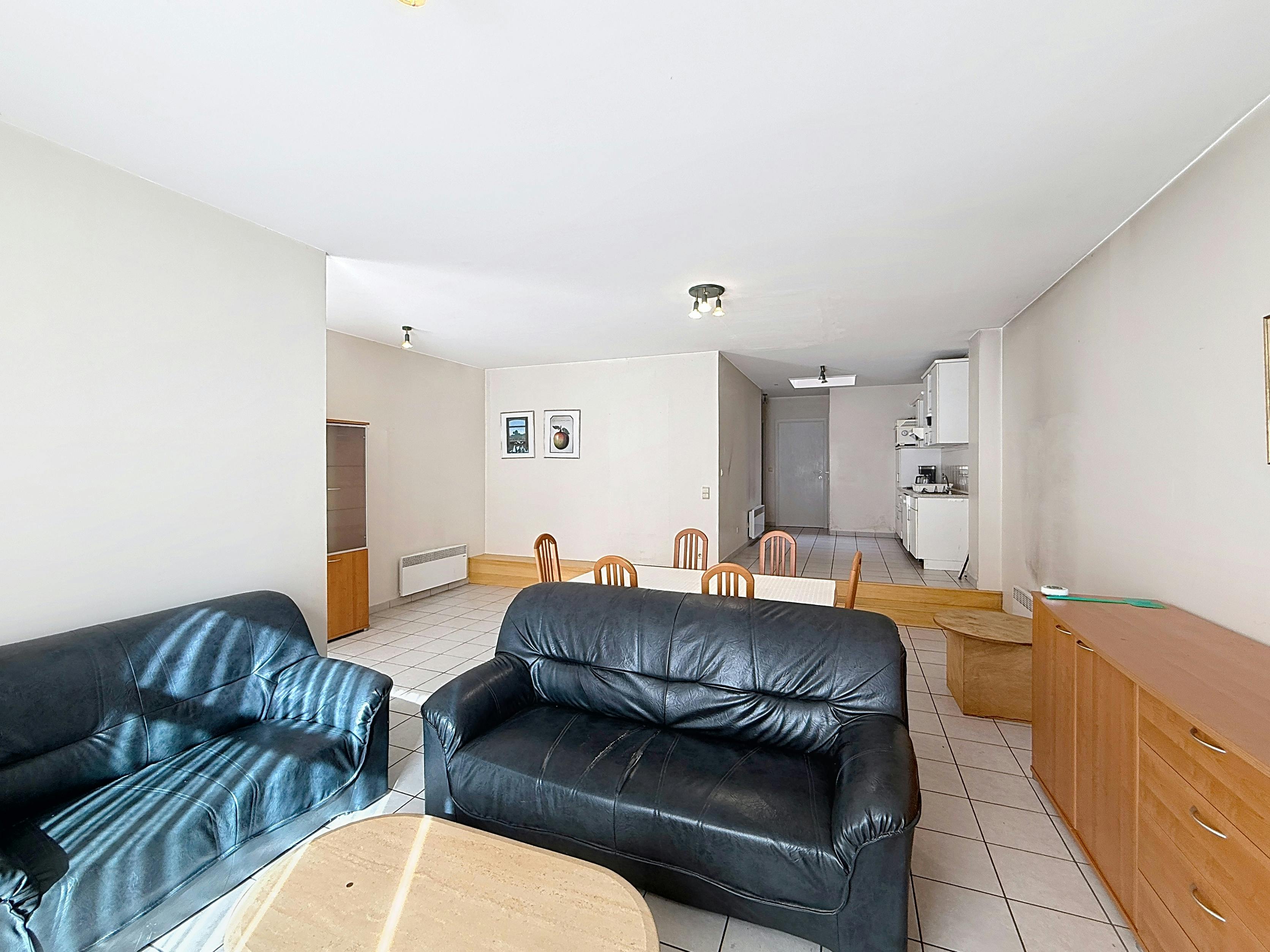 Gelijkvloers appartement met ruime garage in centrum Sint-Idesbald foto 3