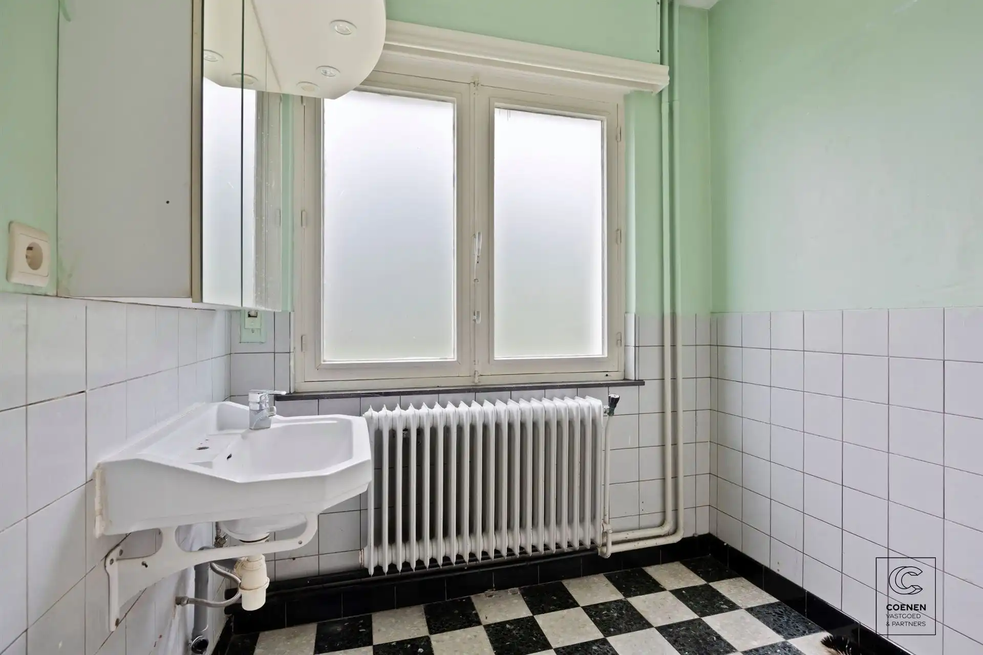 Grondig te renoveren woning op een schitterende locatie! foto 9