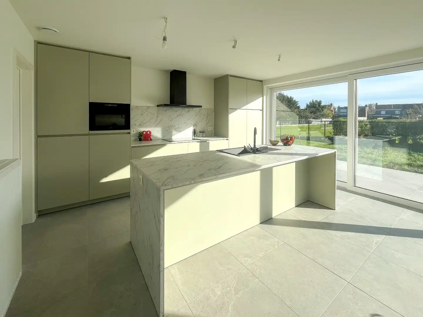 Prachtige halfopen nieuwbouwwoning met 3 slaapkamers in Houthulst foto 3