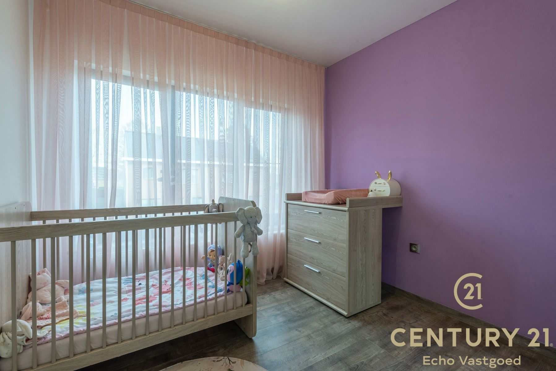 Recent gerenoveerde ruime woning met prachtige tuinlounge foto 19