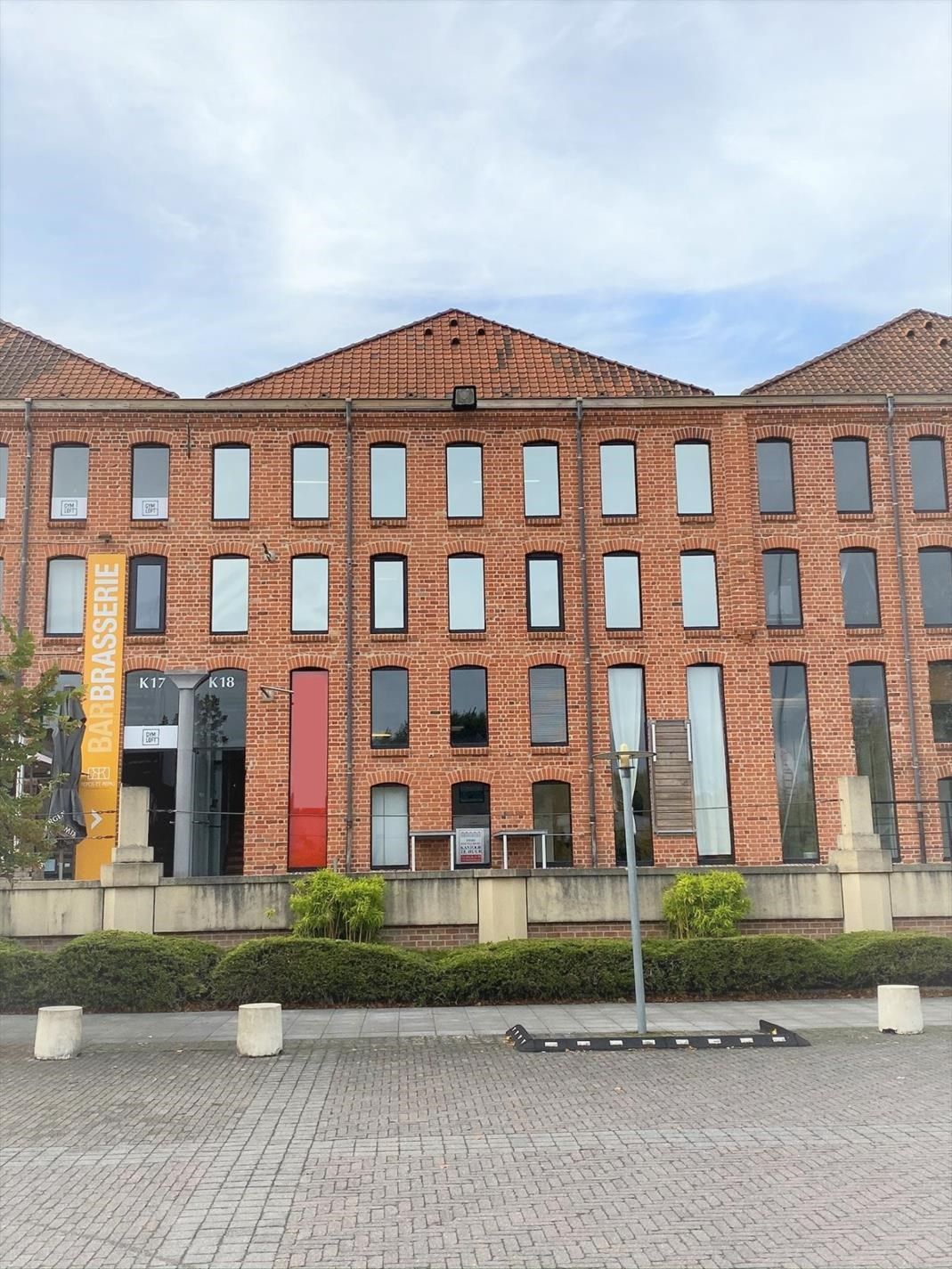 Kantoormodule van 400m² op commercieel centrum Pottelberg foto 2