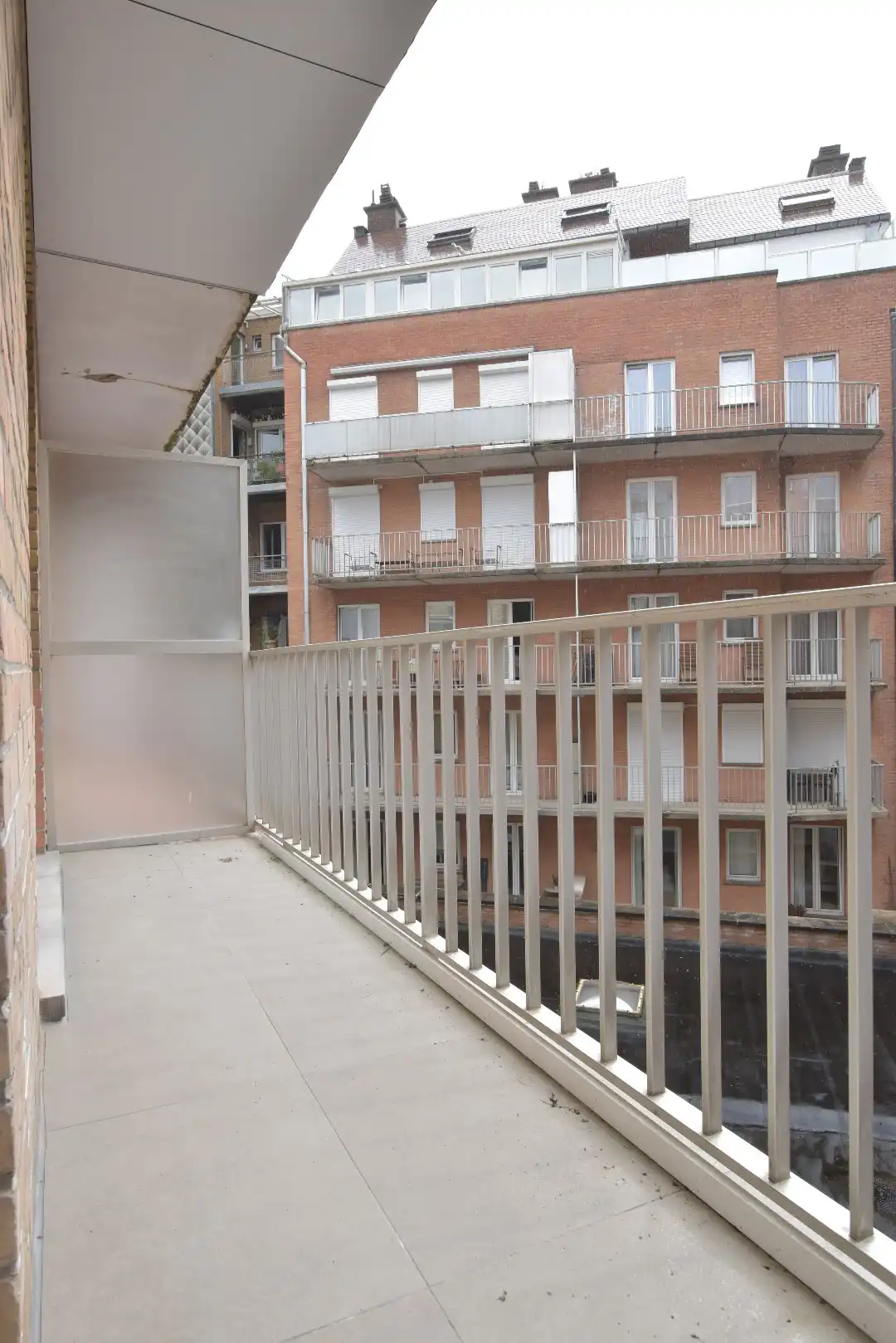 Gerenoveerd appartement met zijdelings zeezicht op een topligging in het Zoute foto 10