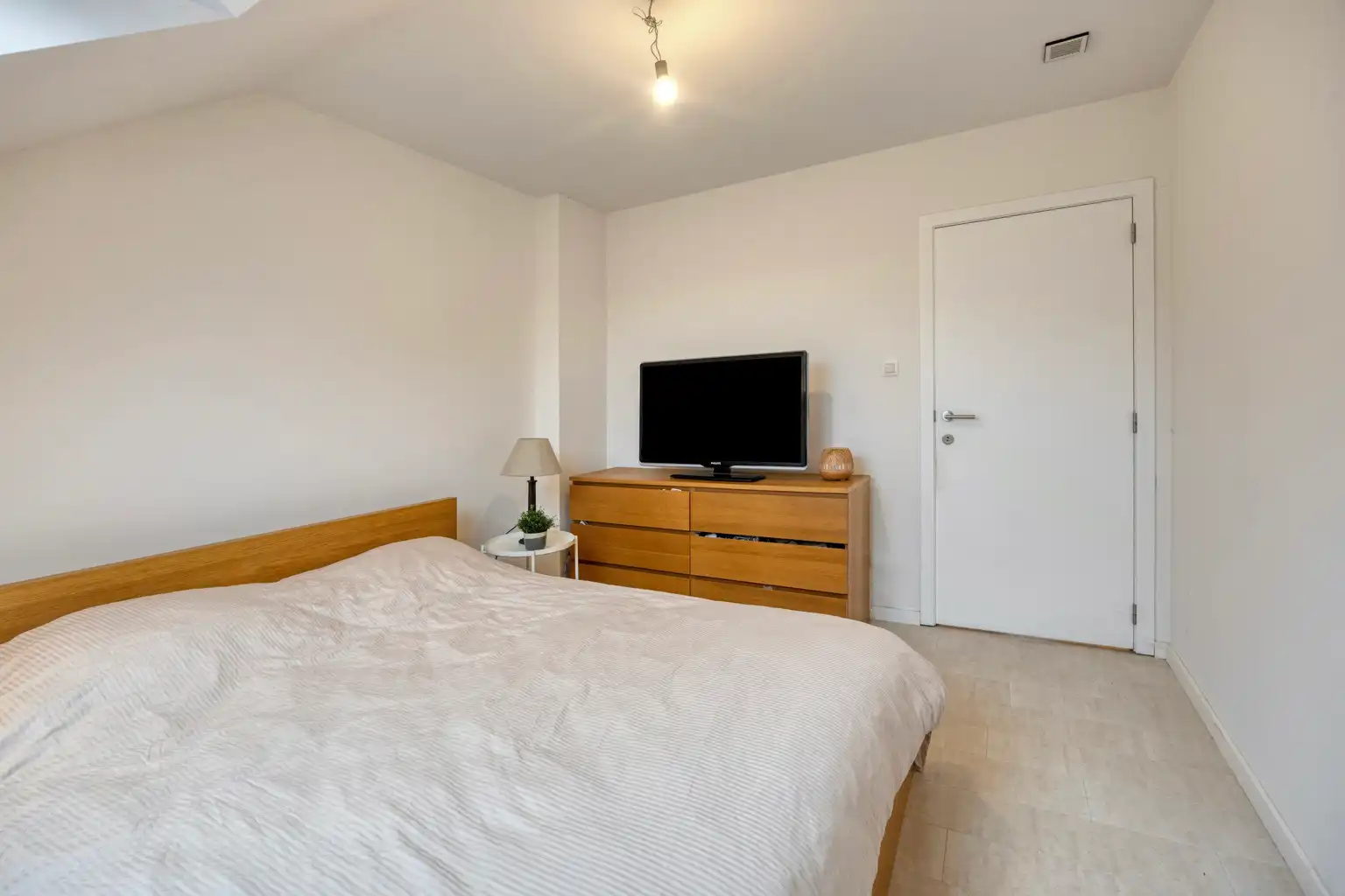 Recente instapklare woonst met tuin in Eliksem foto 19