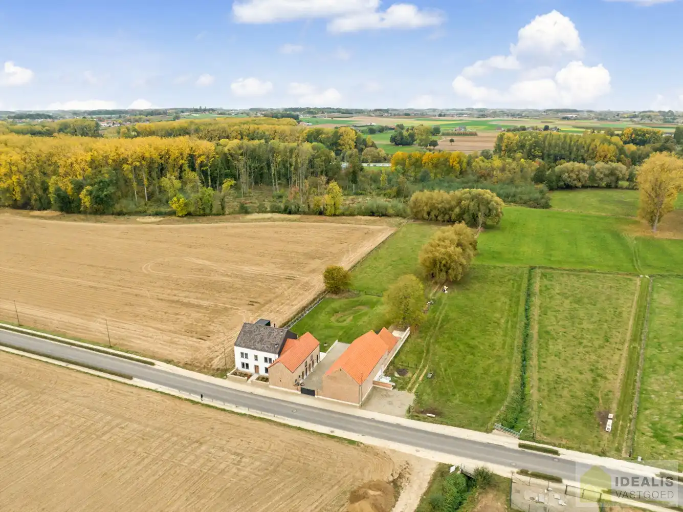 IDEALIS VASTGOED - EEN BIJZONDER HUIS, EEN BIJZONDERE LOCATIE, EEN UNIEKE KANS OM TE WONEN IN EEN AUTHENTIEK LANDHUIS MET EEN PRACHTIGE INRICHTING EN EEN HOOGWAARDDIGE AFWERKINGSGRAAD! foto 57