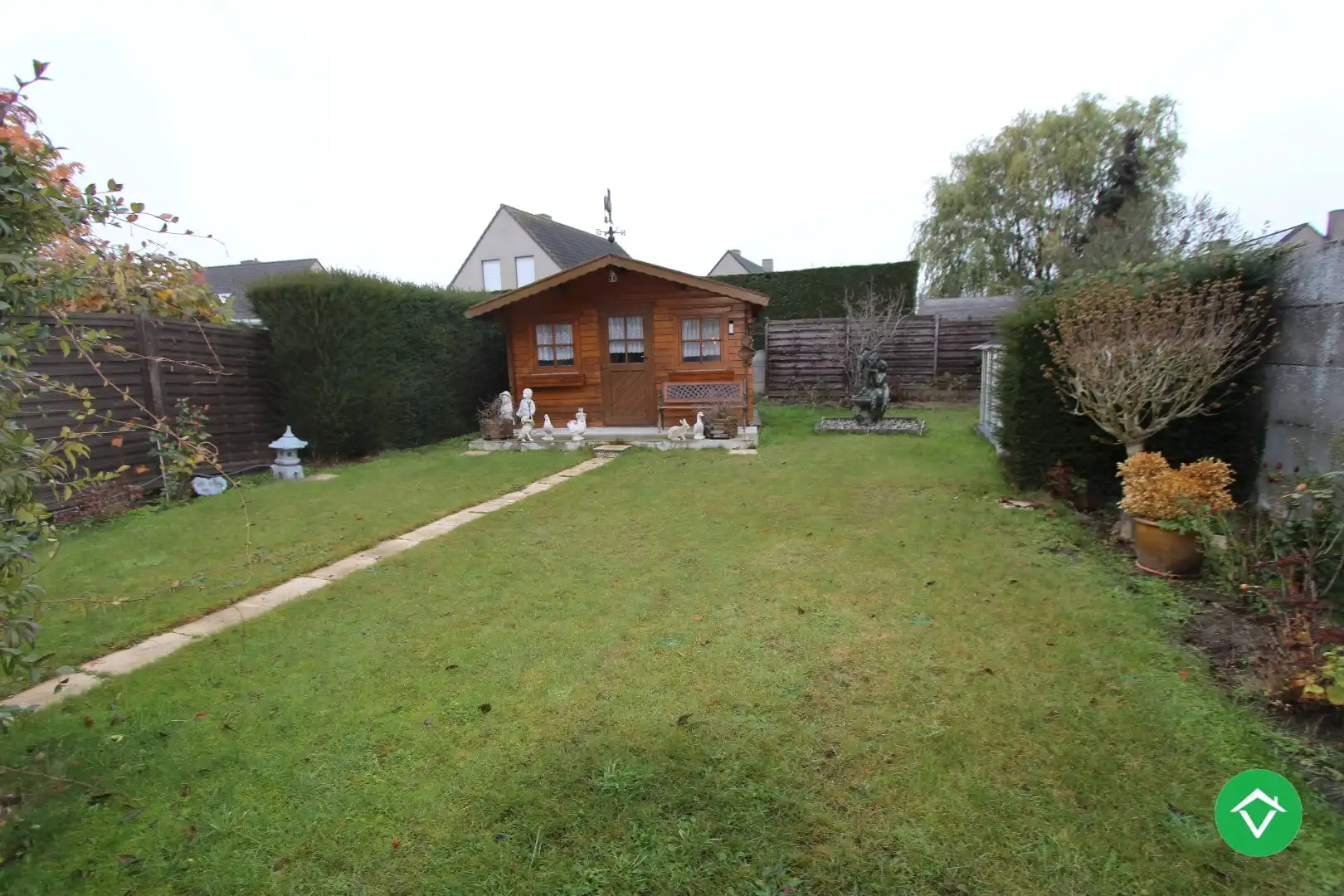 Ruime, stevige woning met 3 slaapkamers, garage en tuin te Izegem foto 10