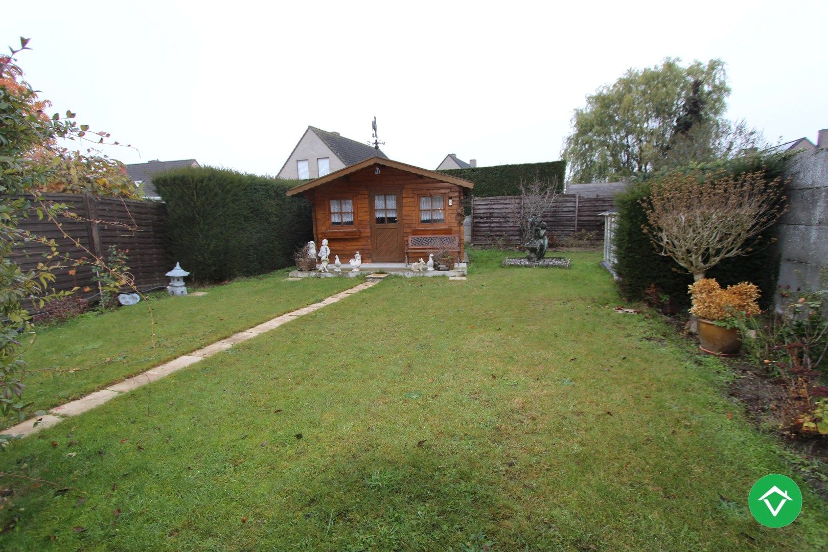 Ruime, stevige woning met 3 slaapkamers, garage en tuin te Izegem foto 10