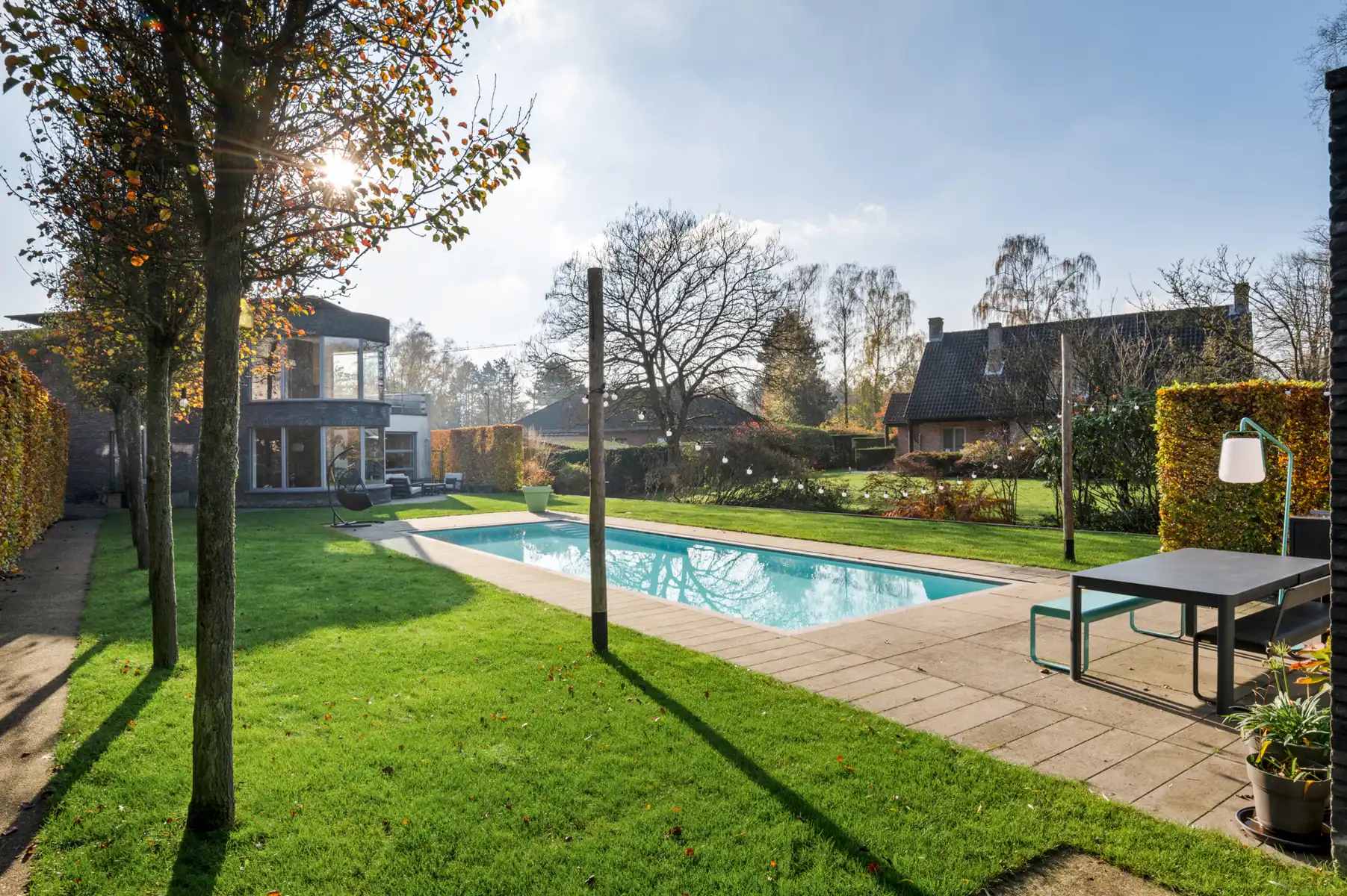 Moderne villa in een doodlopende straat vlakbij het centrum foto 4