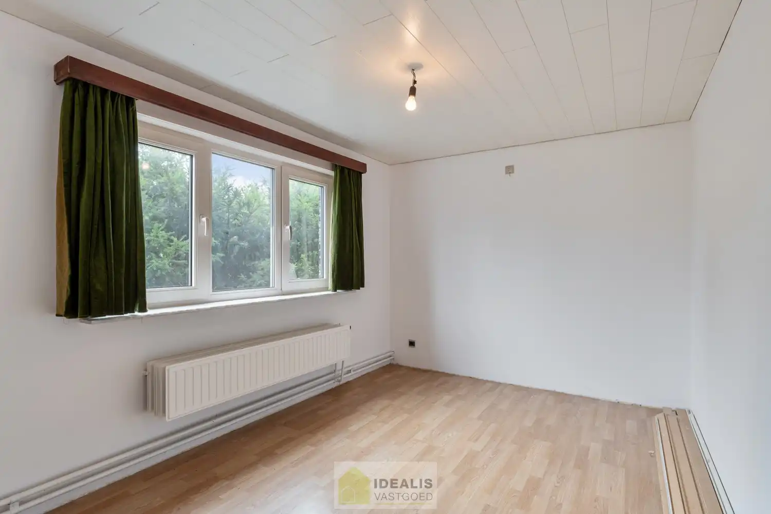 IDEALIS VASTGOED - EENGEZINSWONING MET 4 SLAAPKAMERS OP EEN AANGENAAM PERCEEL VAN 8A 71CA! foto 25