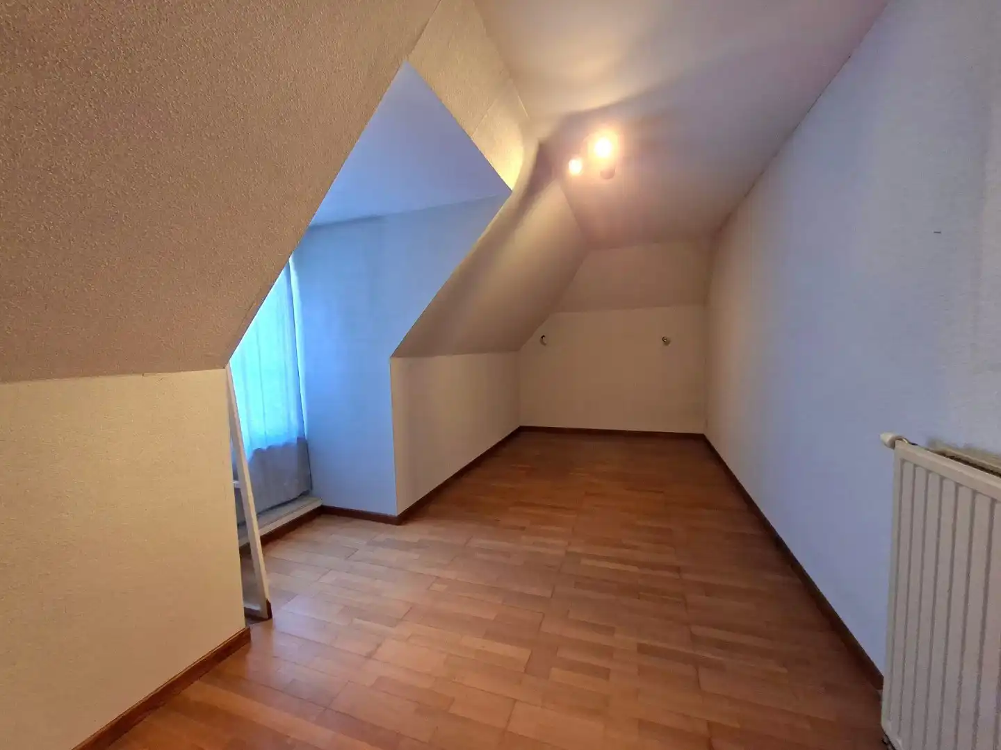 Residentieel gelegen villa foto 12