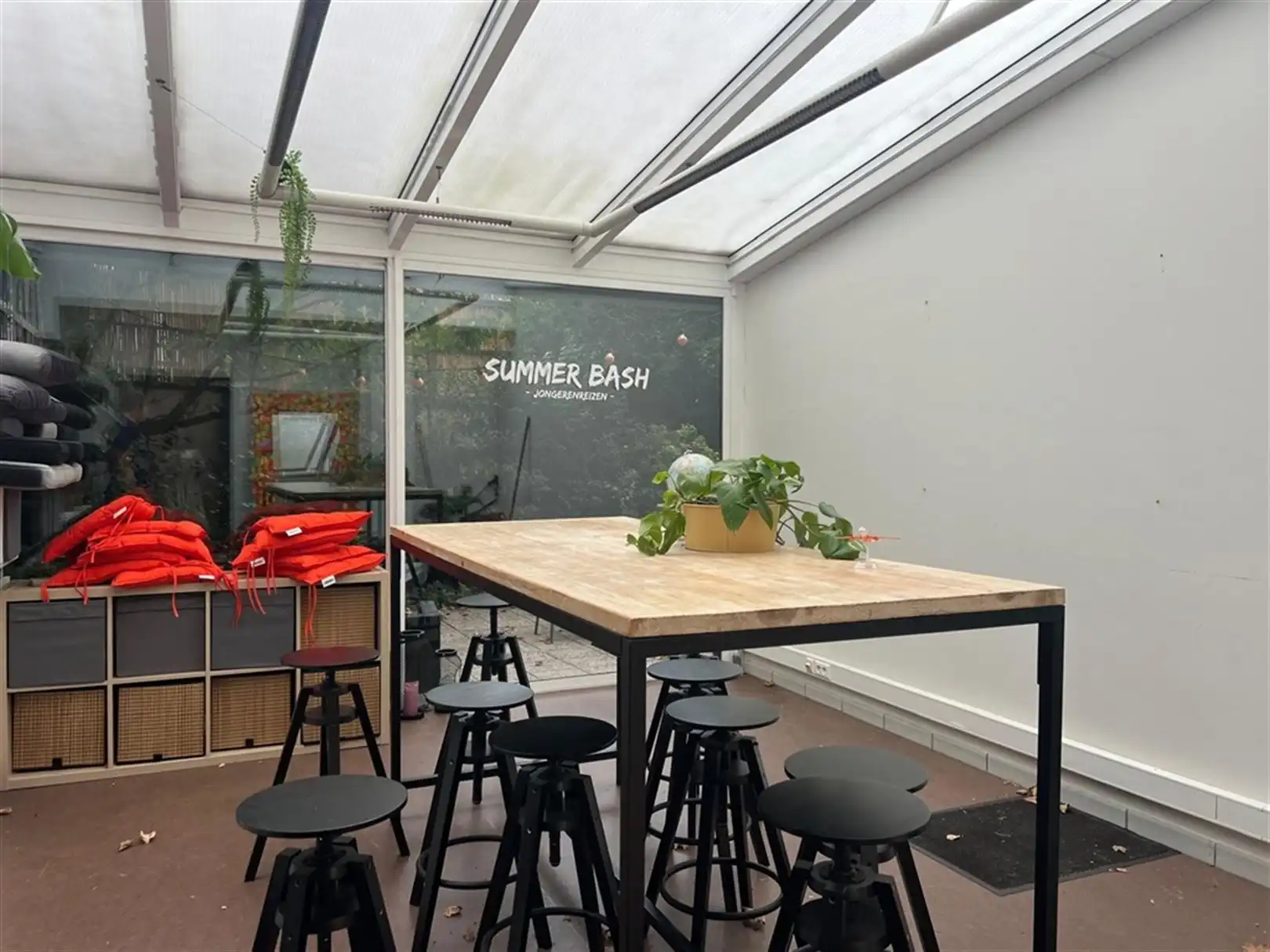 Instapklare kantoren (172m² en 312m²) te huur met uitstekende bereikbaarheid foto 10