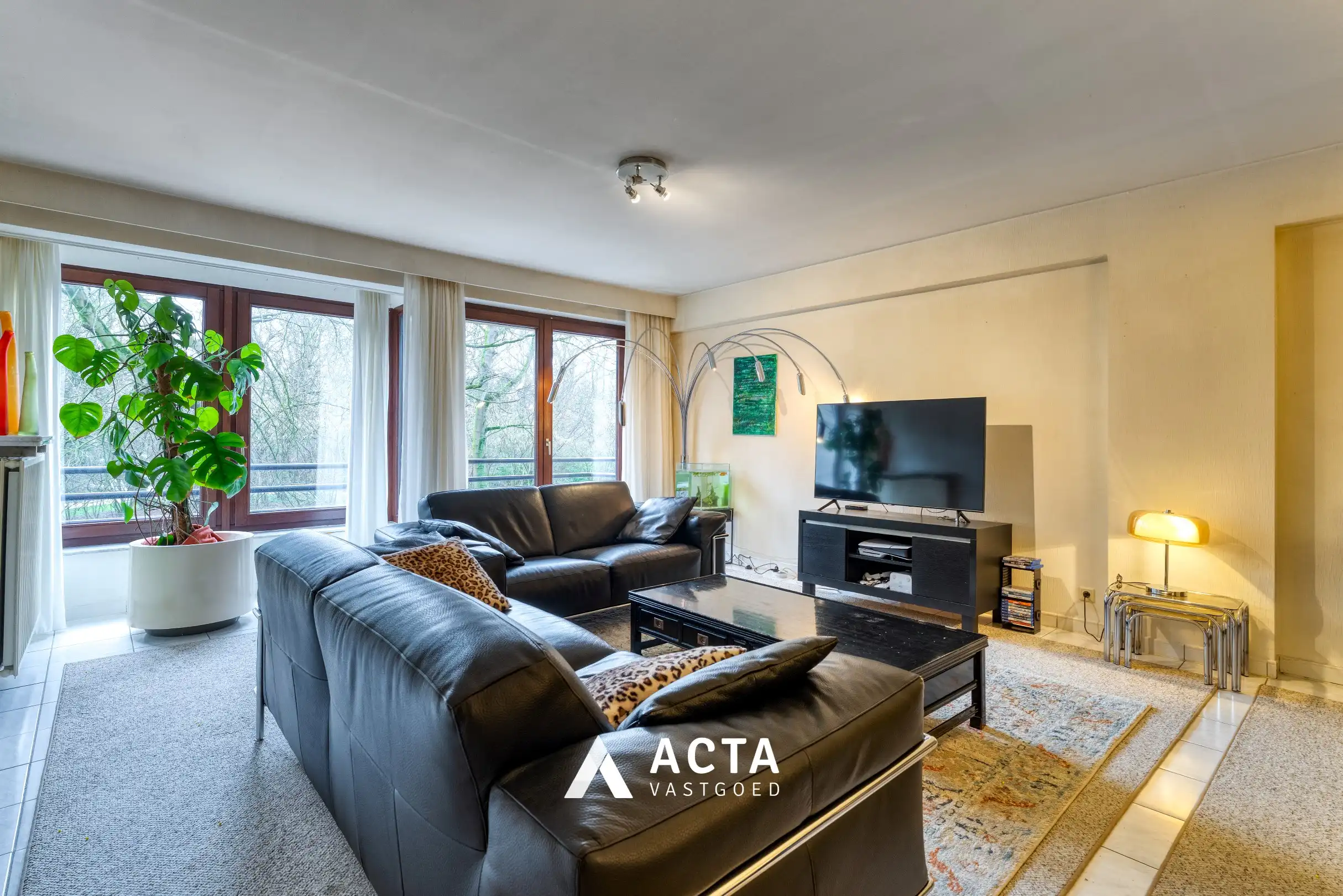 Ruim appartement aan het Leopoldpark in Oostende foto 3