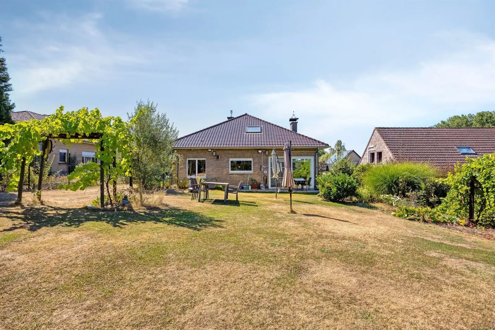 Vrijstaande woning met 2 slaapkamers en tuin  foto 2