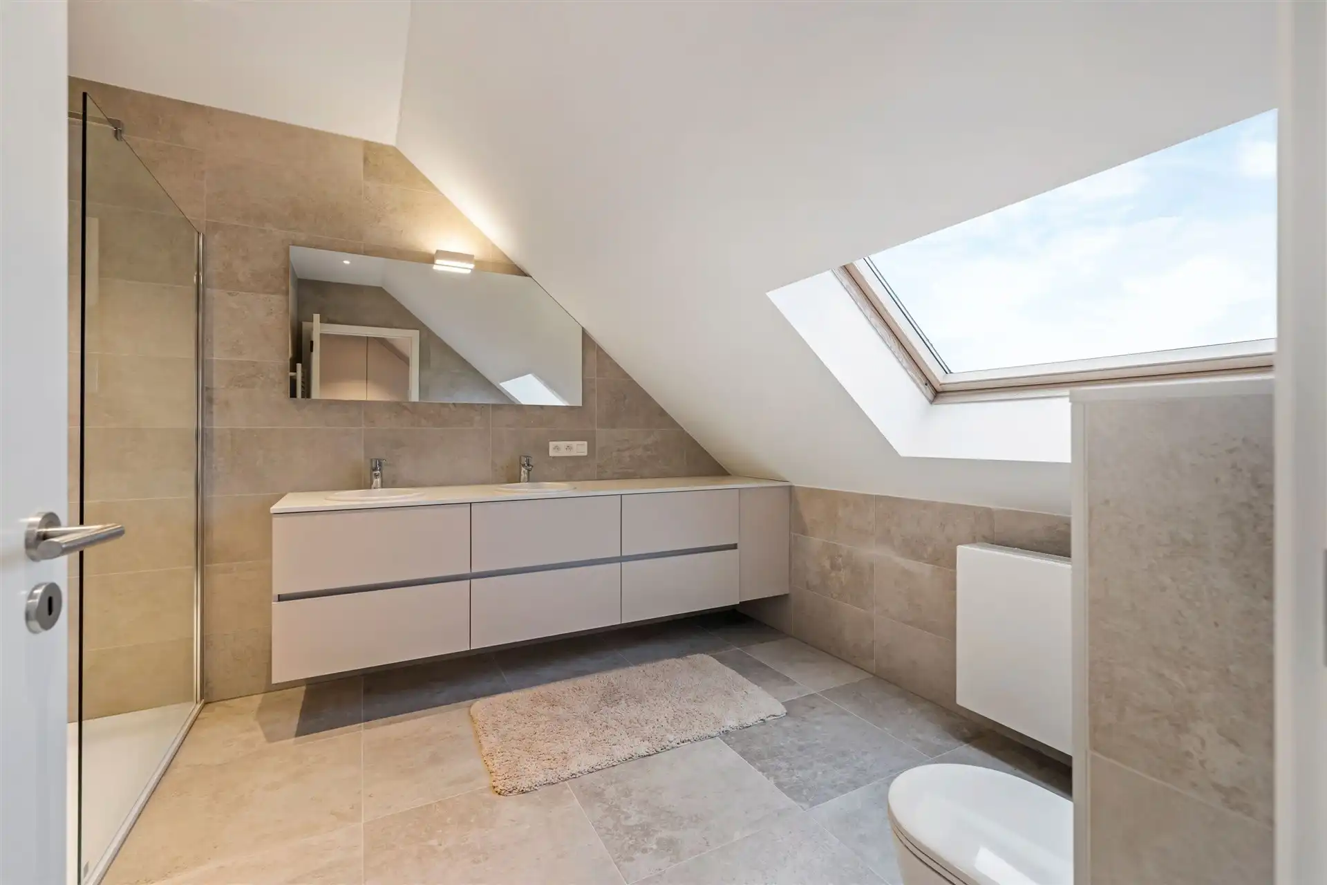 Uitzonderlijk ruim duplex appartement met loft allures in het hartje Sint-Niklaas (220m²) foto 21