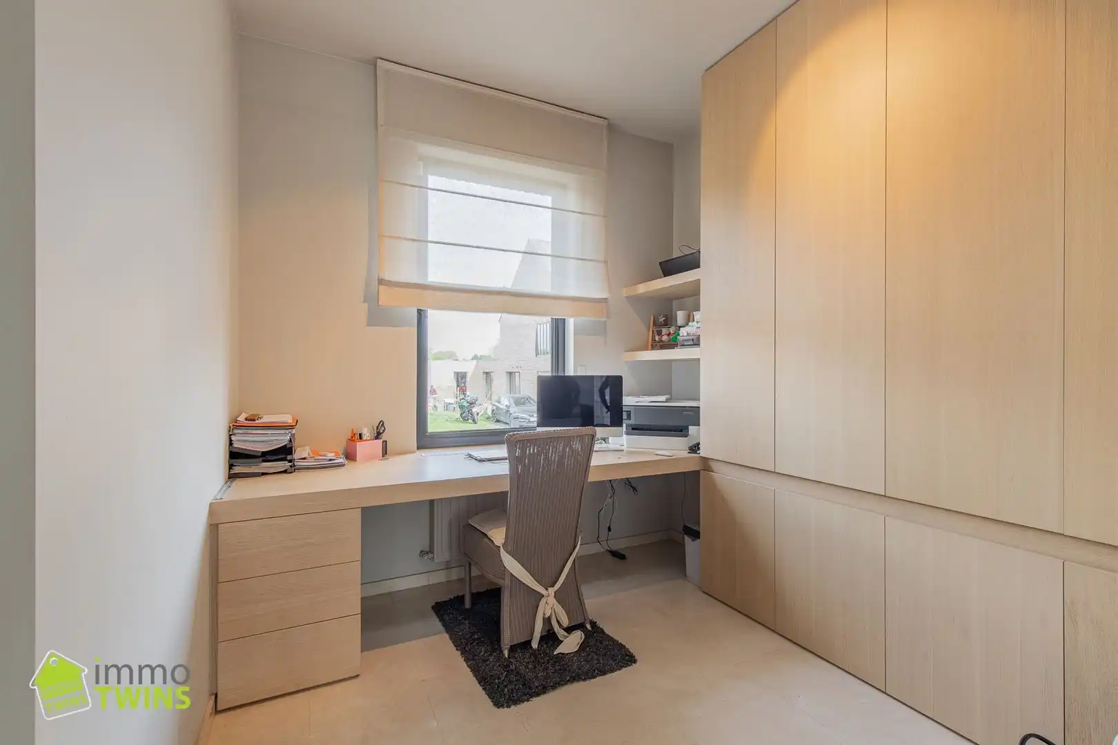 Prachtige instapklare open bebouwing te huur met afgesloten tuin en dubbele garage foto 6