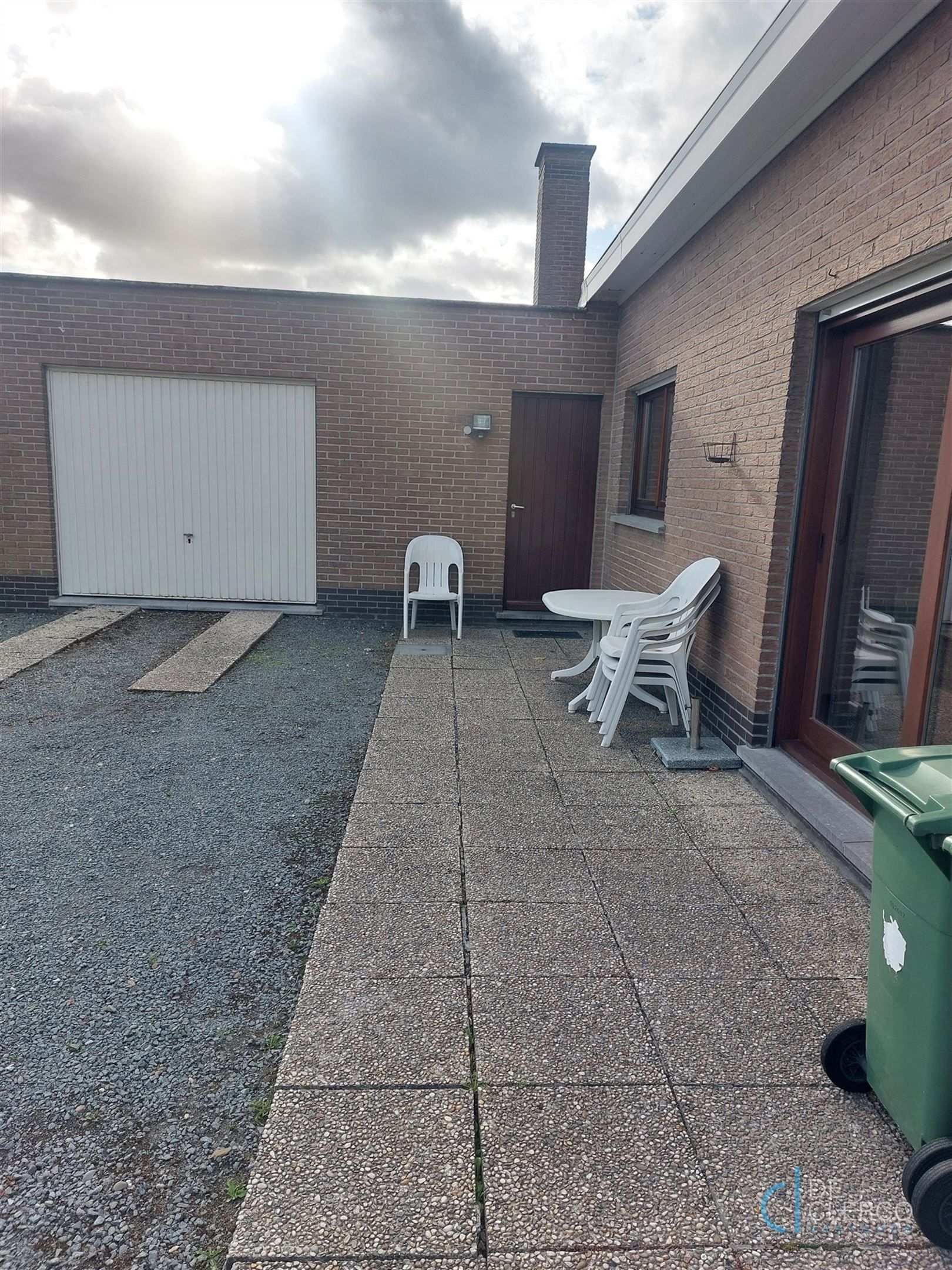 Zeer goed onderhouden bungalow met tuin TE HUUR in Lochristi! foto 15