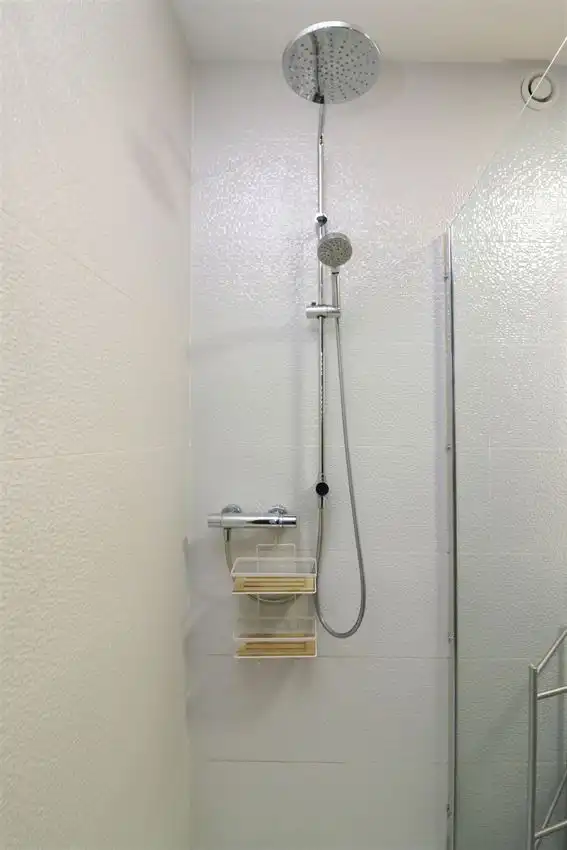 App. met 2 slpk., terras en autostaanplaats, rustig gelegen foto 17