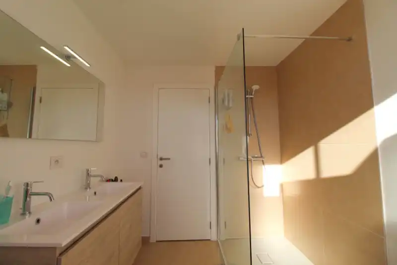 Instapklare nieuwbouwwoning in De Haan foto 13