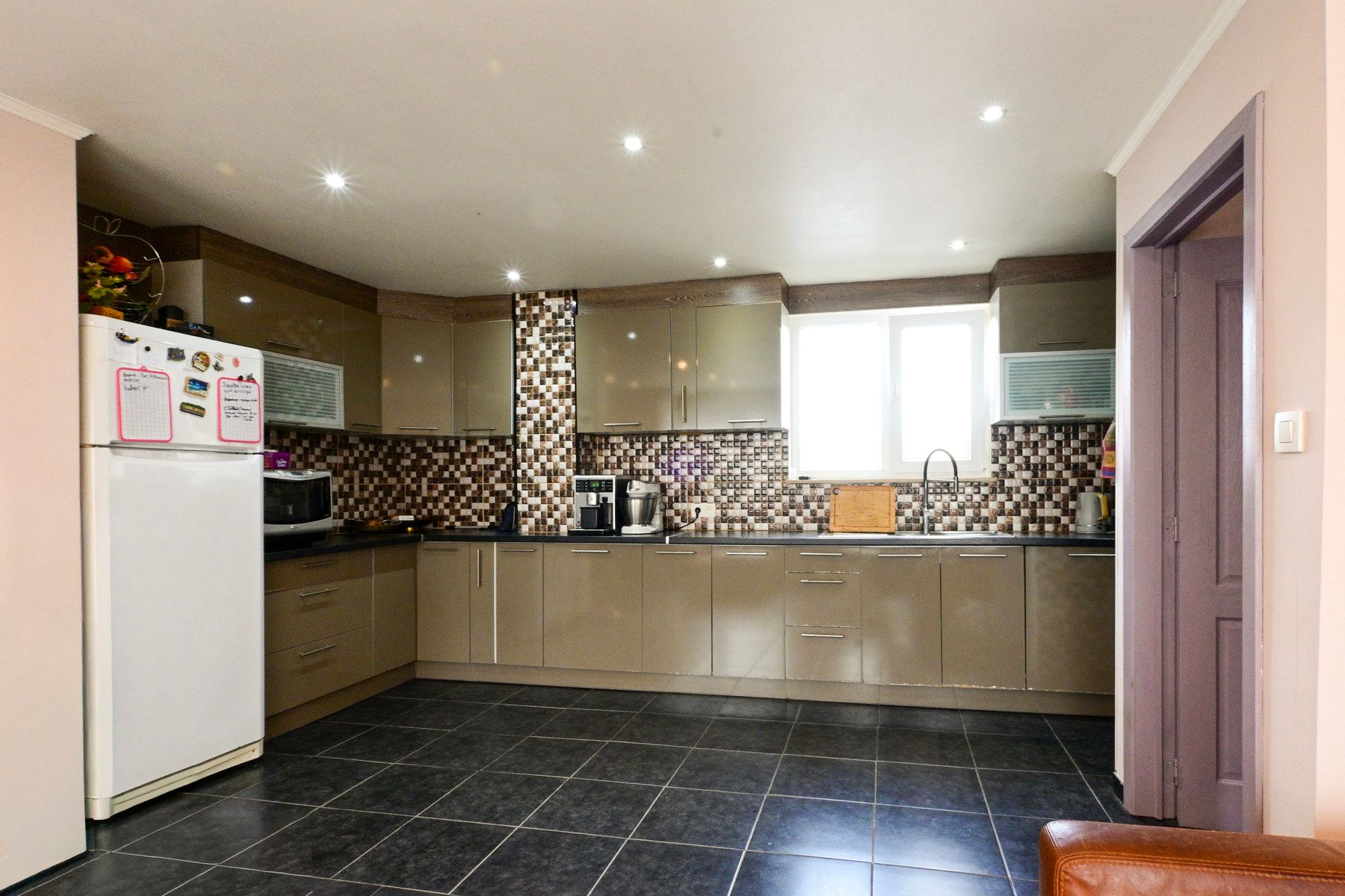 Gezinswoning met extra appartement te Bredene! foto 7