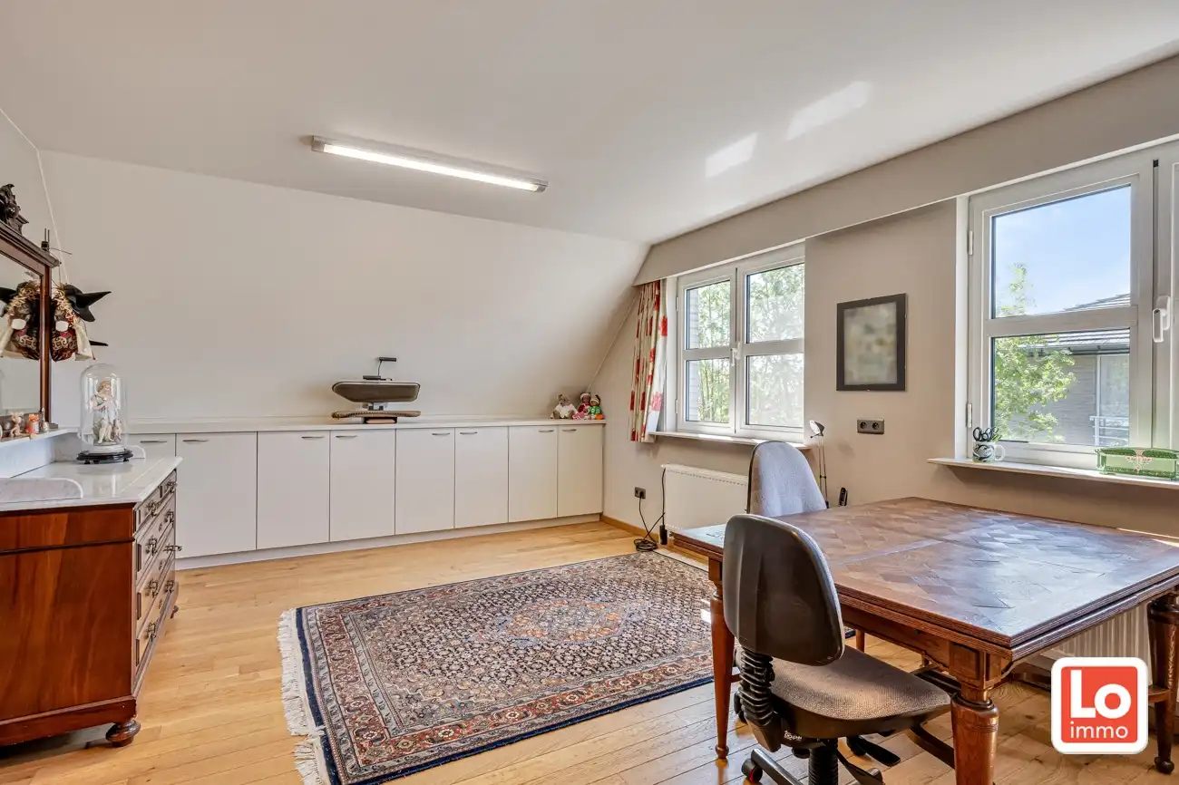 Instap klare open woning met ruime inpandige garage en gezellige tuin op een rustige locatie en toch nabij het centrum van Lochristi! foto 26