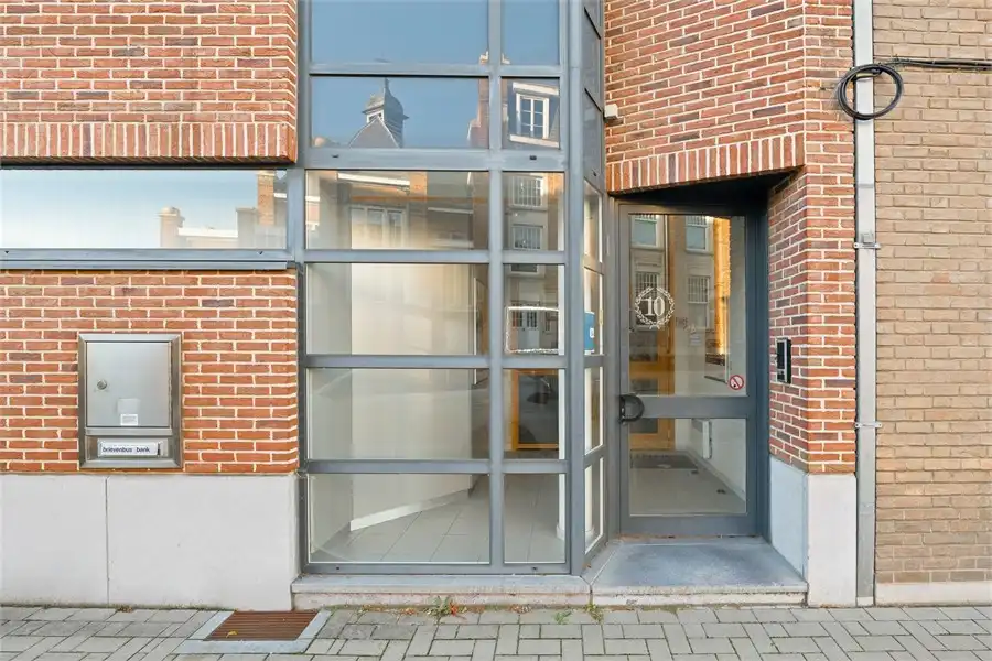 OPBRENGSTEIGENDOM MET HANDELSRUIMTE EN DUPLEX-APPARTEMENT IN SINT-TRUIDEN foto 30