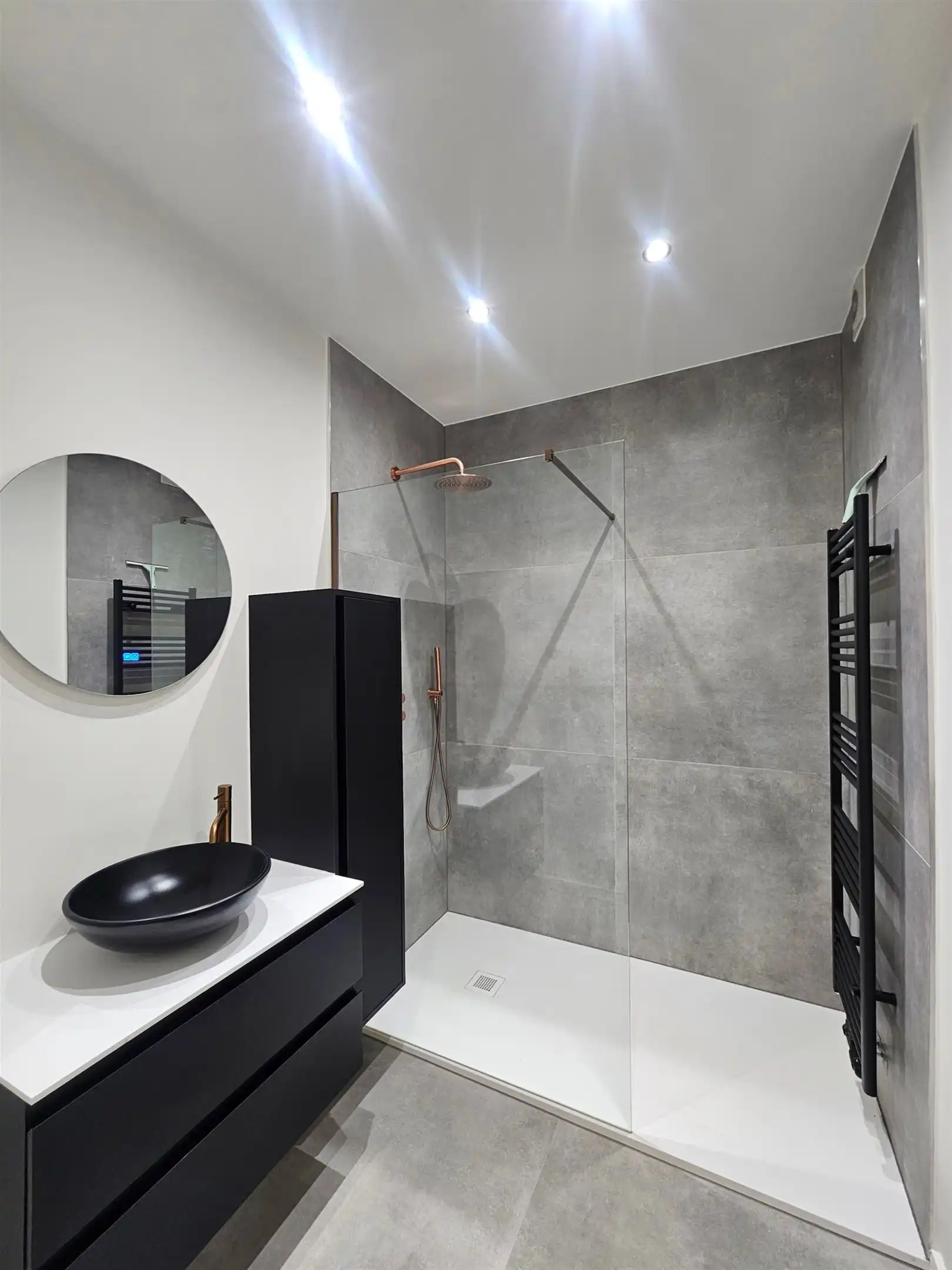 Gerenoveerd appartement met terras en garagebox. foto 6