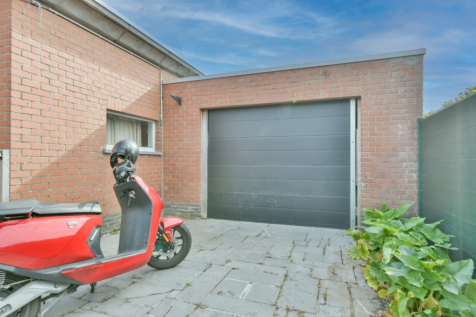 Bungalow te koop in Oostkamp! foto 13