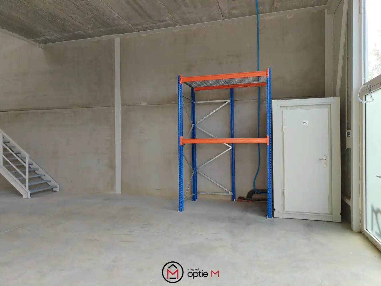 Centraal gelegen KMO-unit met mezzanine in Bilzen foto 3