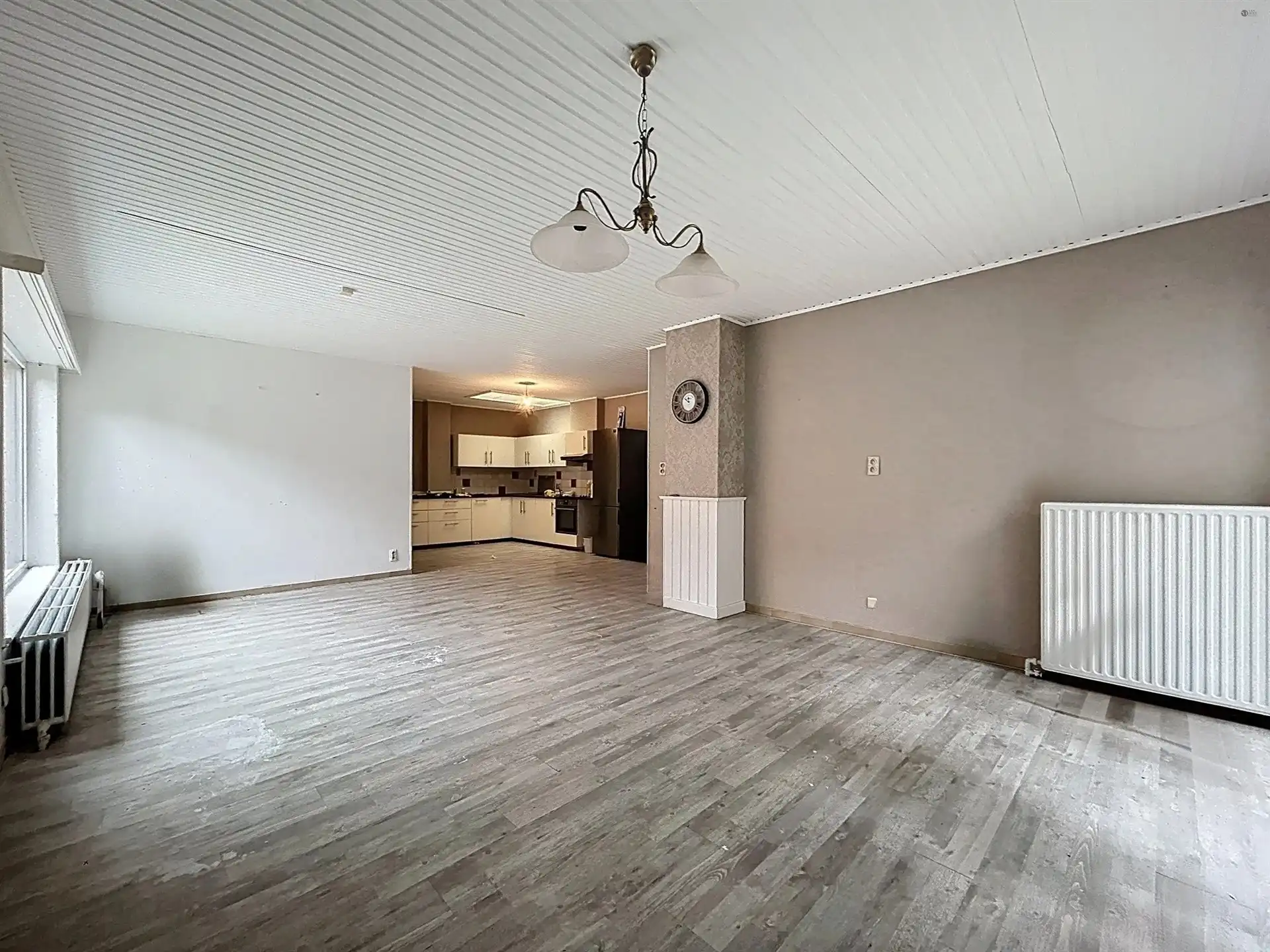 Handelspand met woongelegenheid + 2 app foto 8