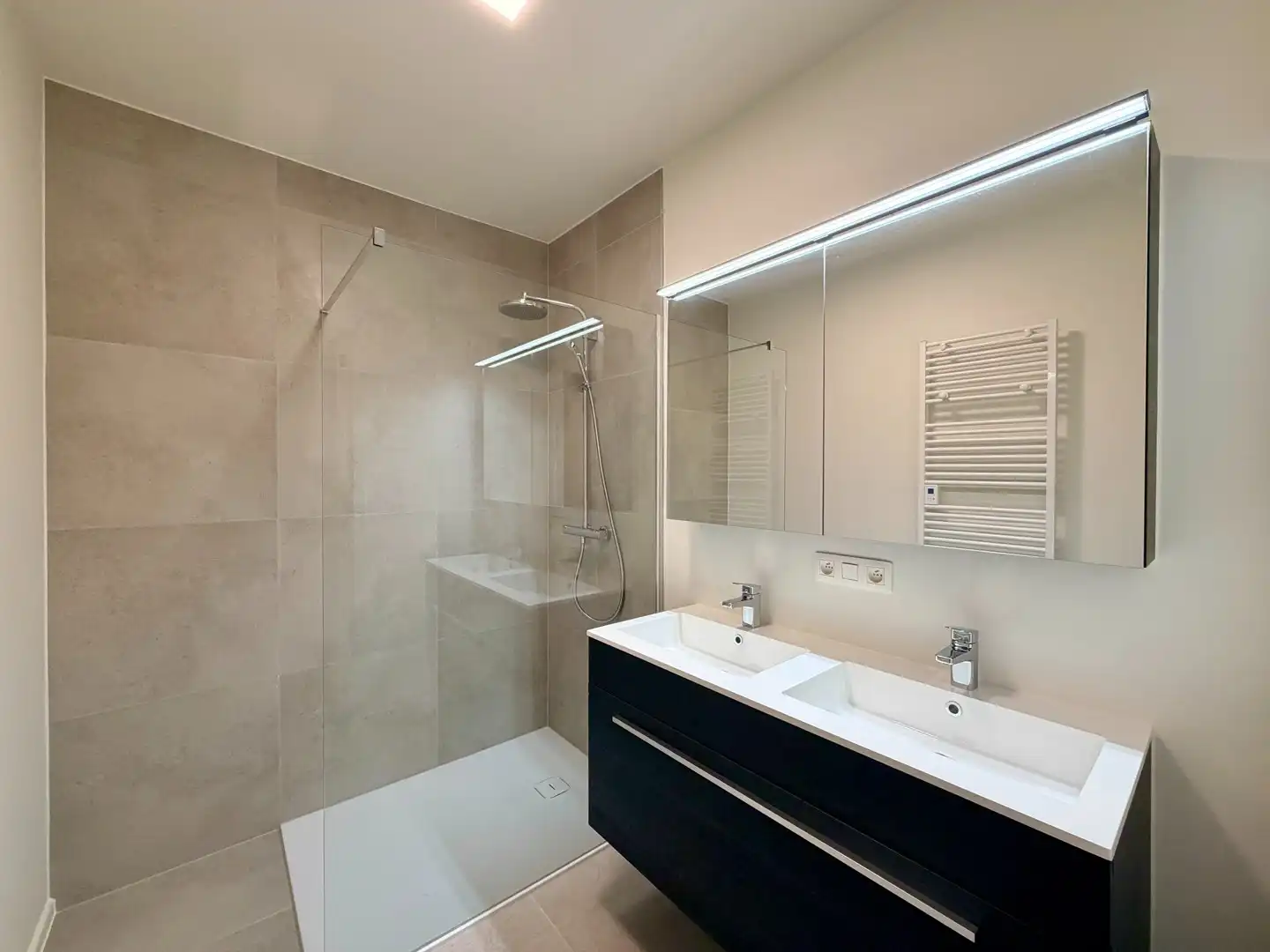 Modern appartement op toplocatie in Rumbeke! foto 8