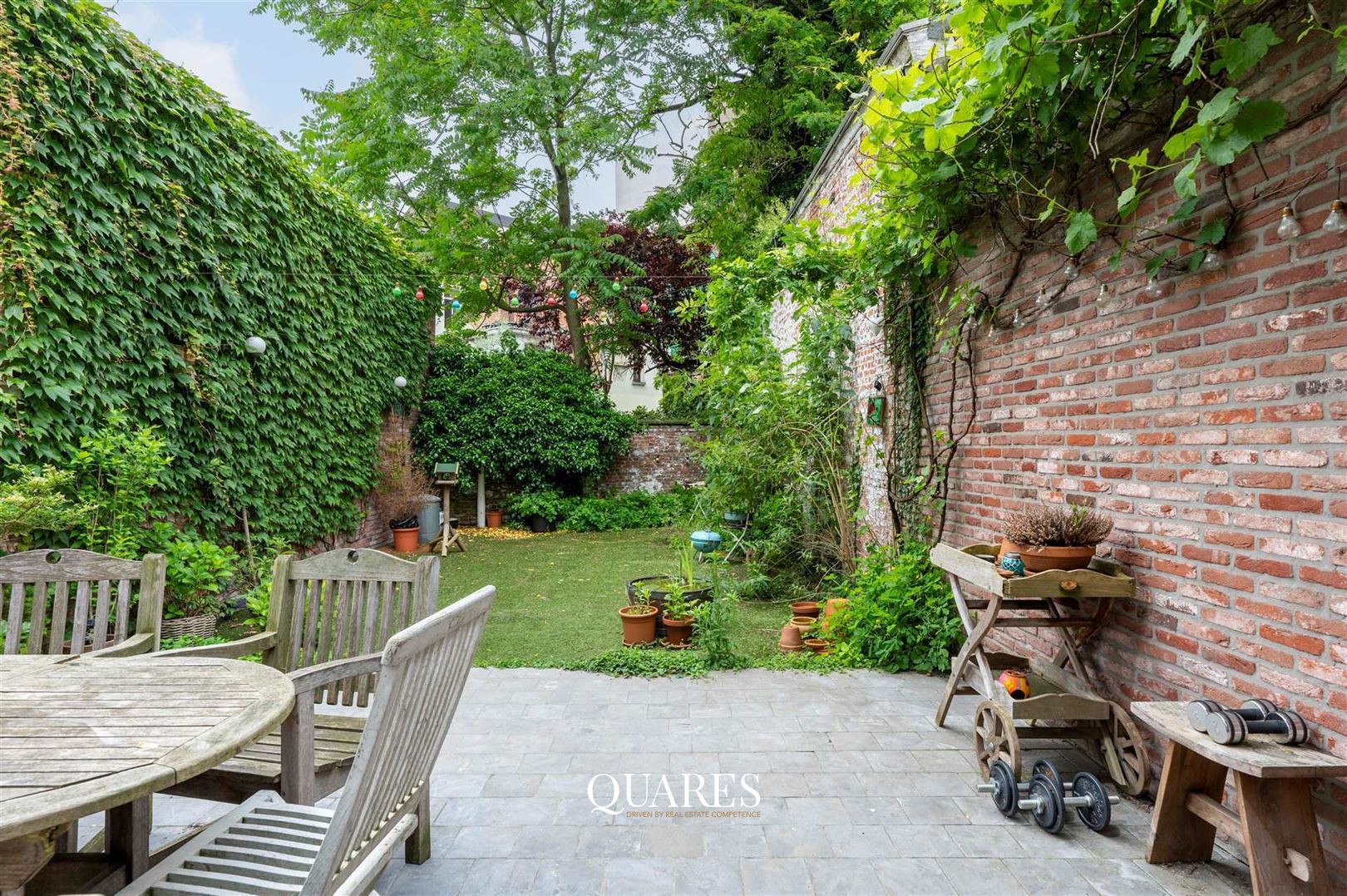 Prachtig authentiek herenhuis met grote tuin op toplocatie in Antwerpen centrum foto 1