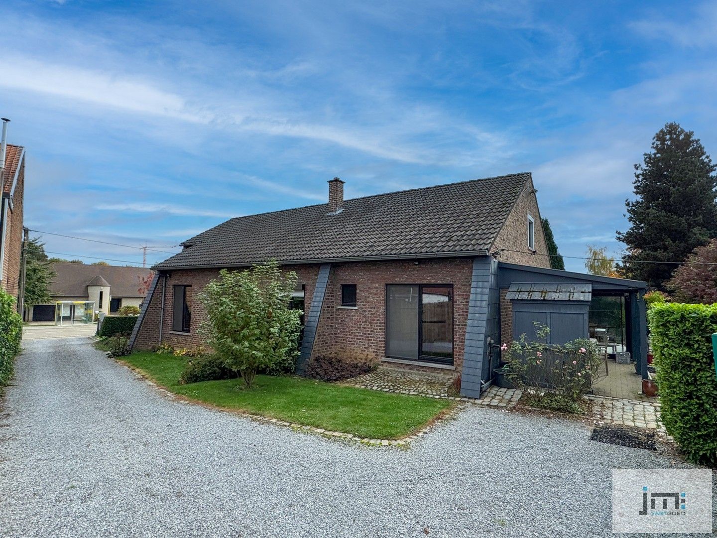 Hoofdfoto van de publicatie: Ruime, lichtrijke woning op prachtig perceel
