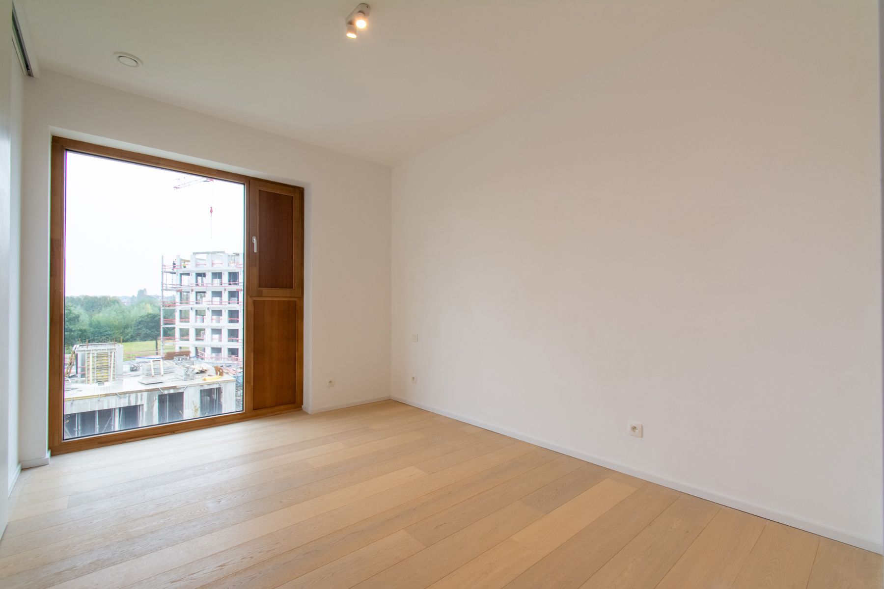 Rustig en comfortabel 3slpk appt. met zicht op park  foto 16