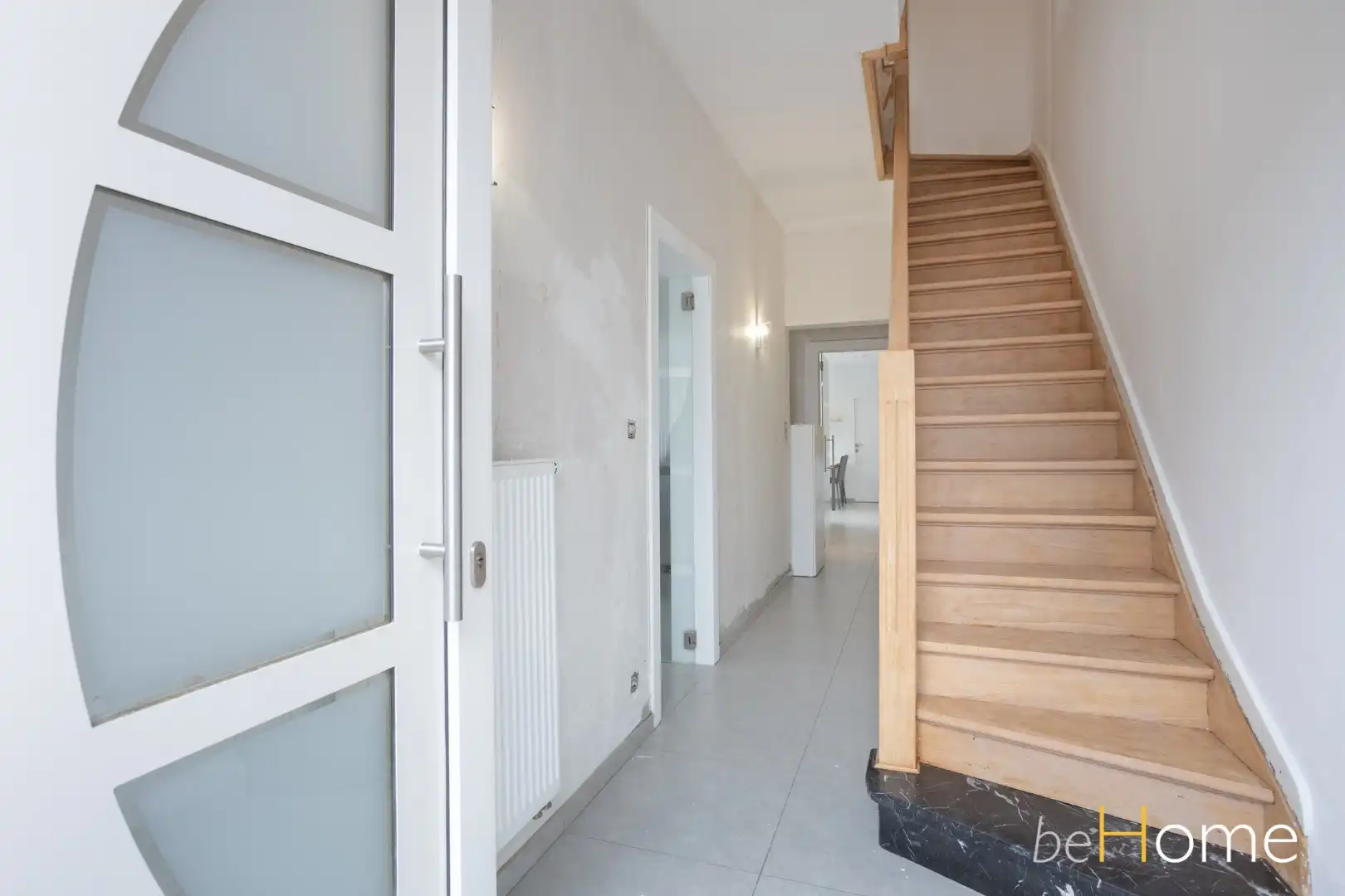 TE HUUR - Instapklare halfopen bebouwing in hartje Merchtem - Welkom Home! foto 2