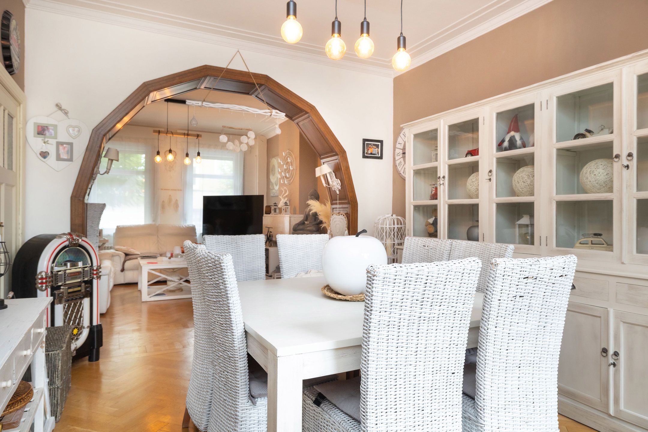 Tweegezinswoning foto {{pictureIndex}}