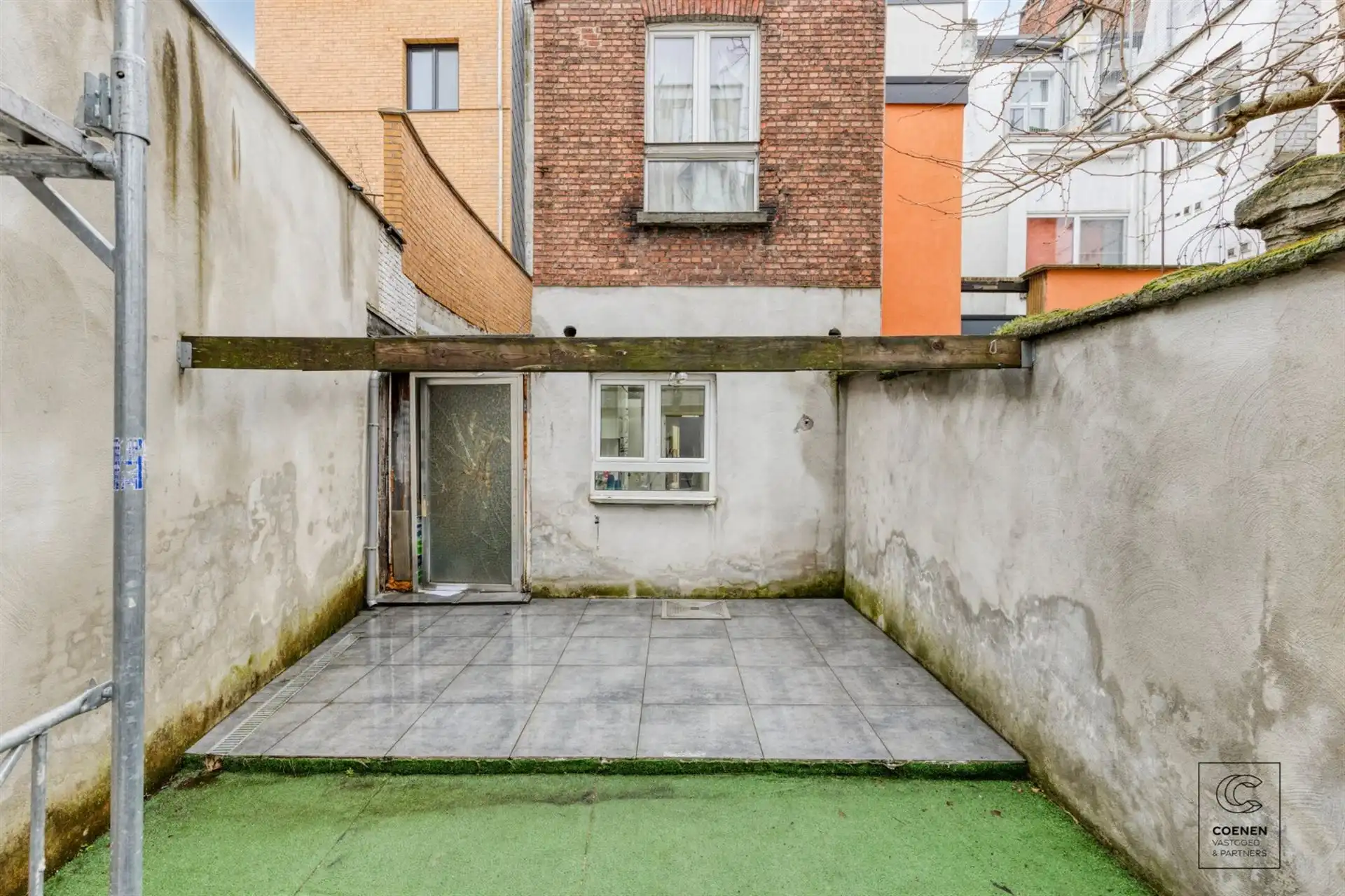 Te renoveren herenwoning met een bew. opp. van 248m²! foto 17