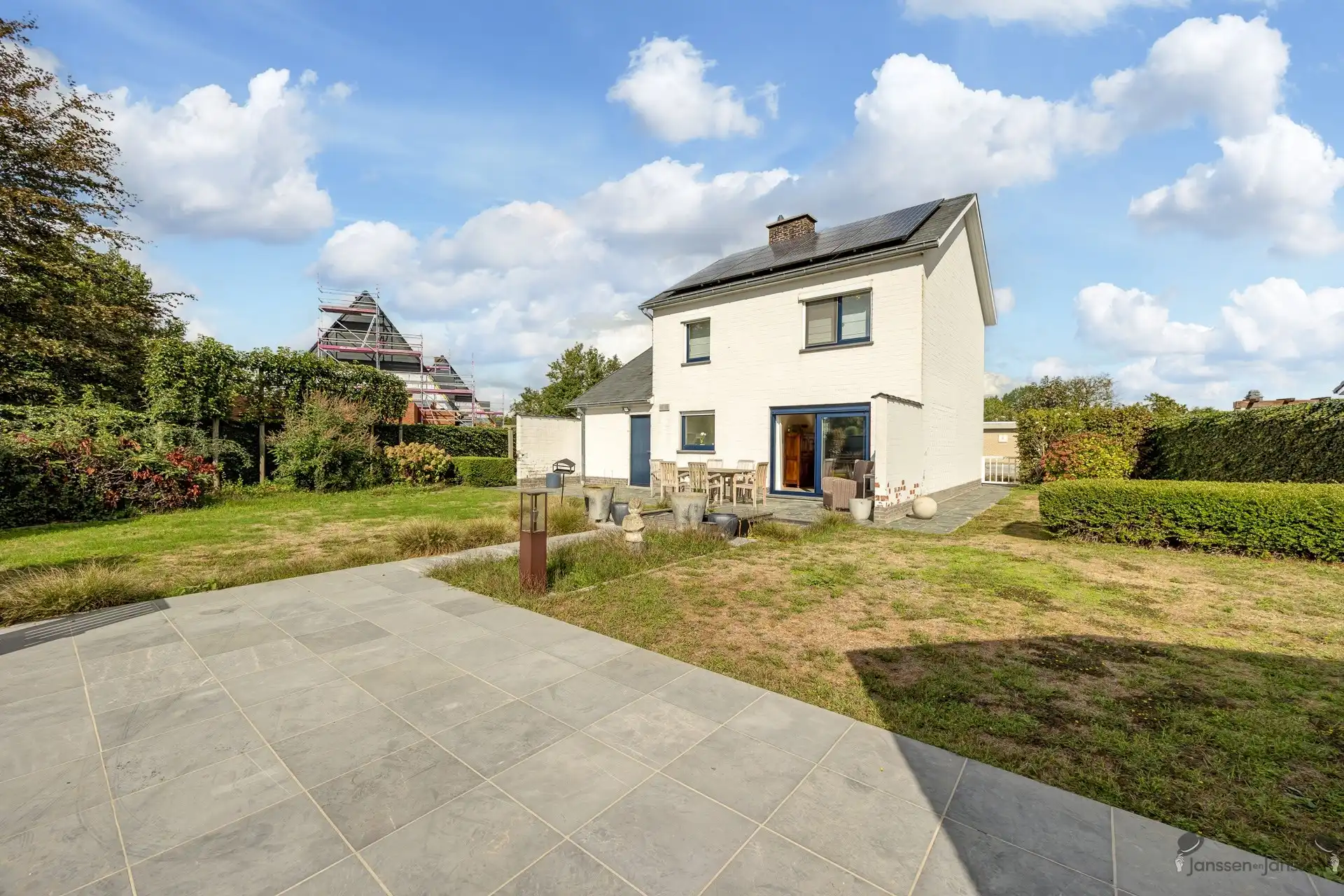 Open bebouwing met ruime tuin, 3 slpkmrs en garage foto 15