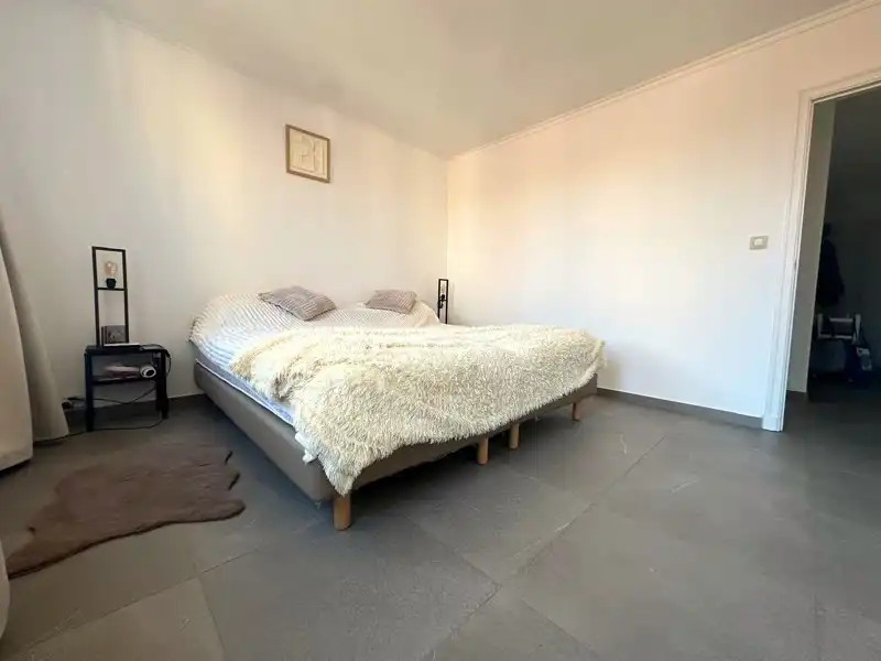 Instapklaar lichtrijk appartement op centrale locatie te Brugge! foto 4