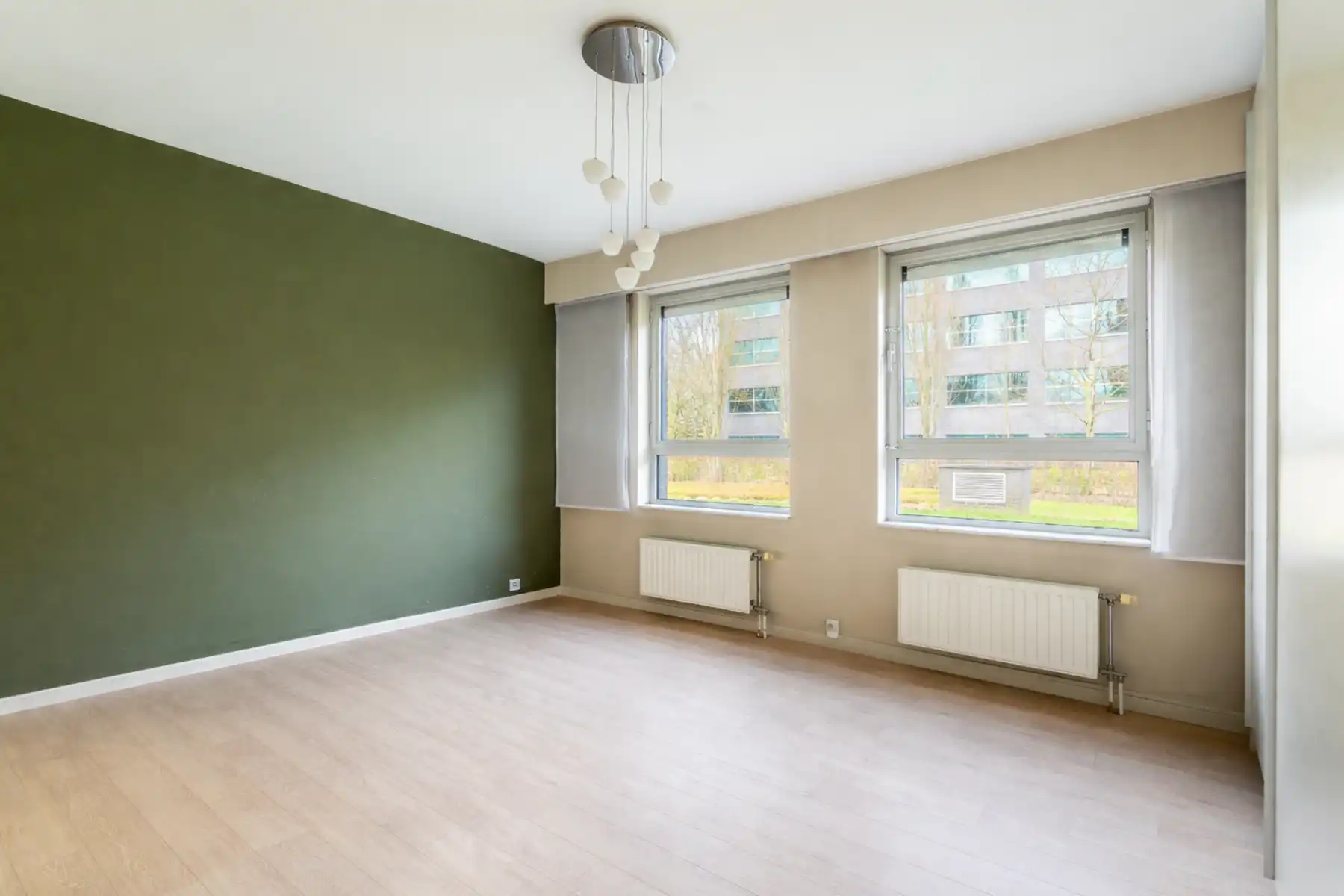 Instapklaar 3-slaapkamerappartement met tuin te Berchem foto 11