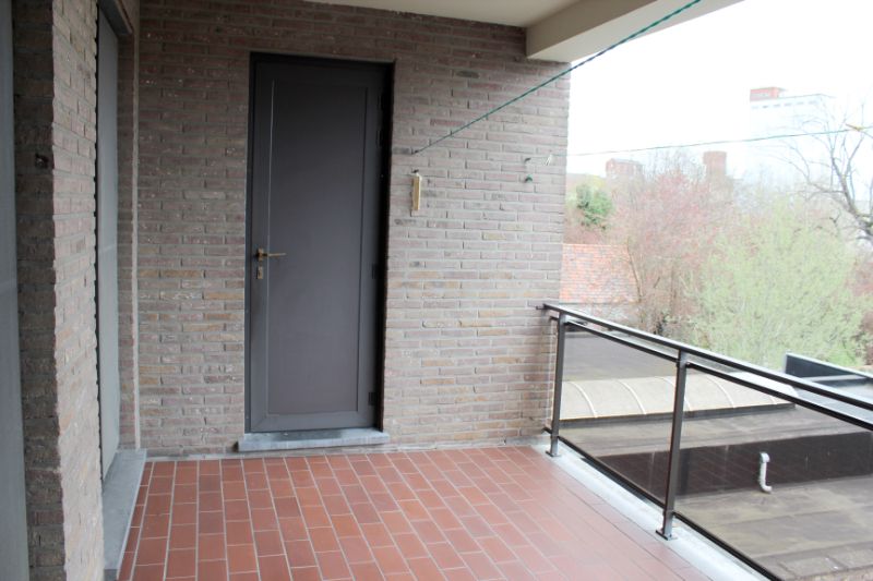 Centraal gelegen 2-slaapkamer appartement met terras foto 12