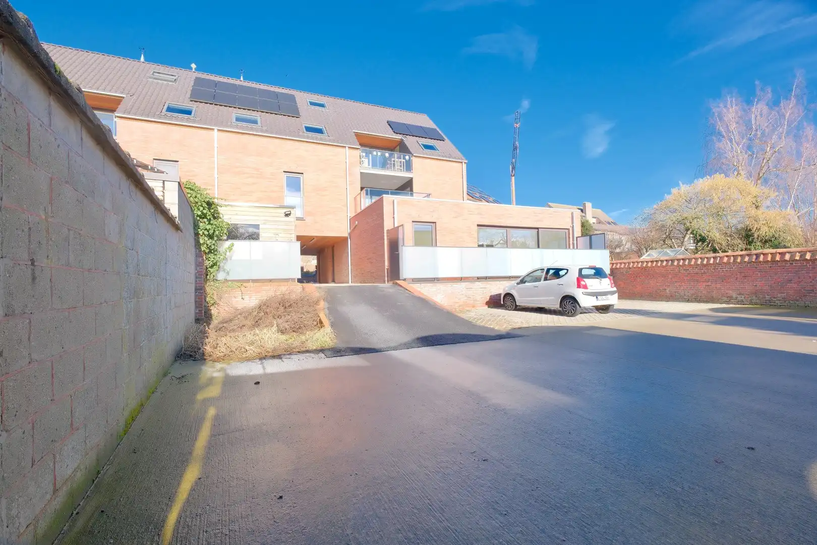 Recent app. met 2 slpks, prachtig terras en staanplaats! foto 18