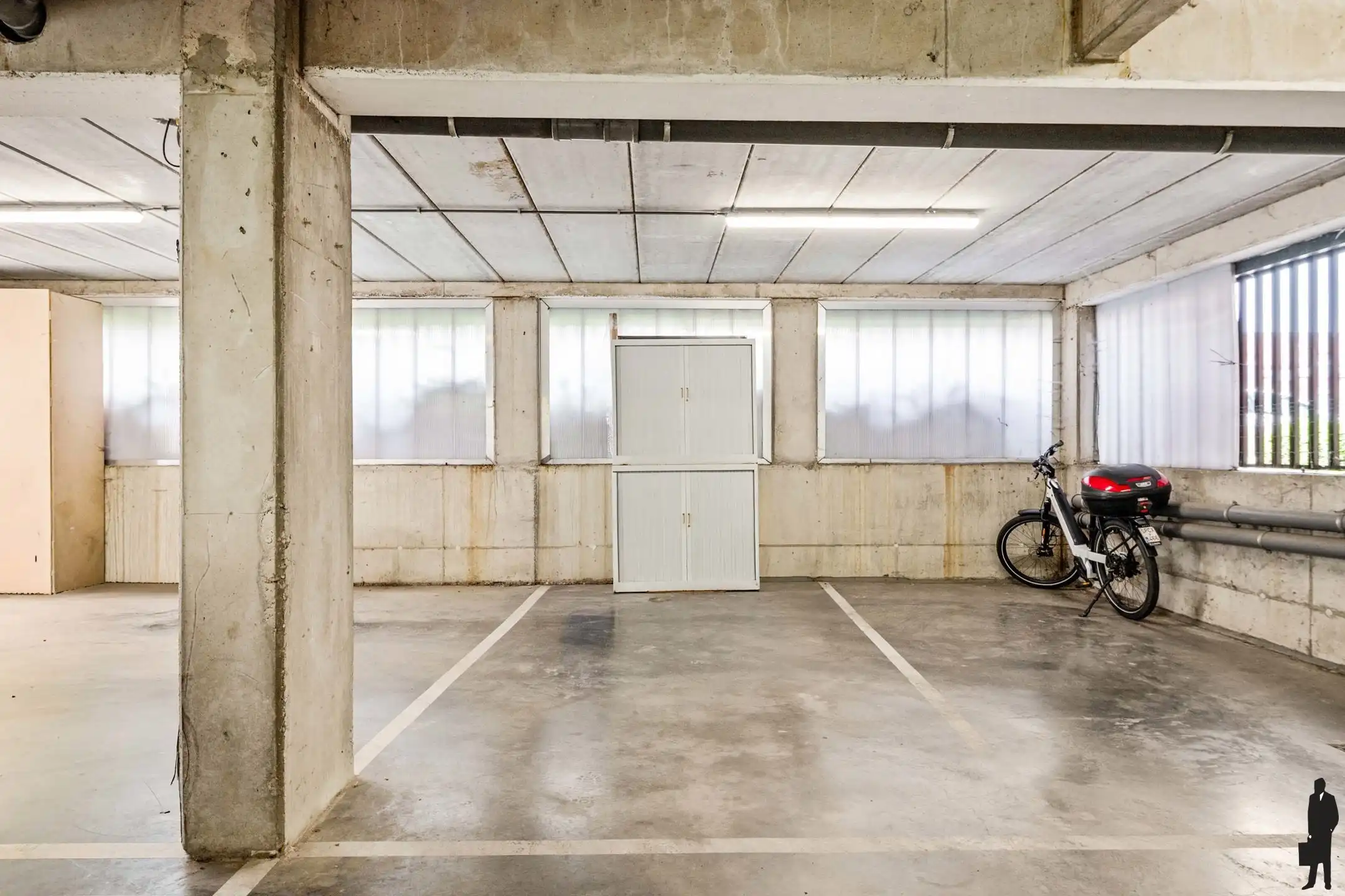 Instapklaar appartement met 2 slpks, terras en staanplaats foto 12