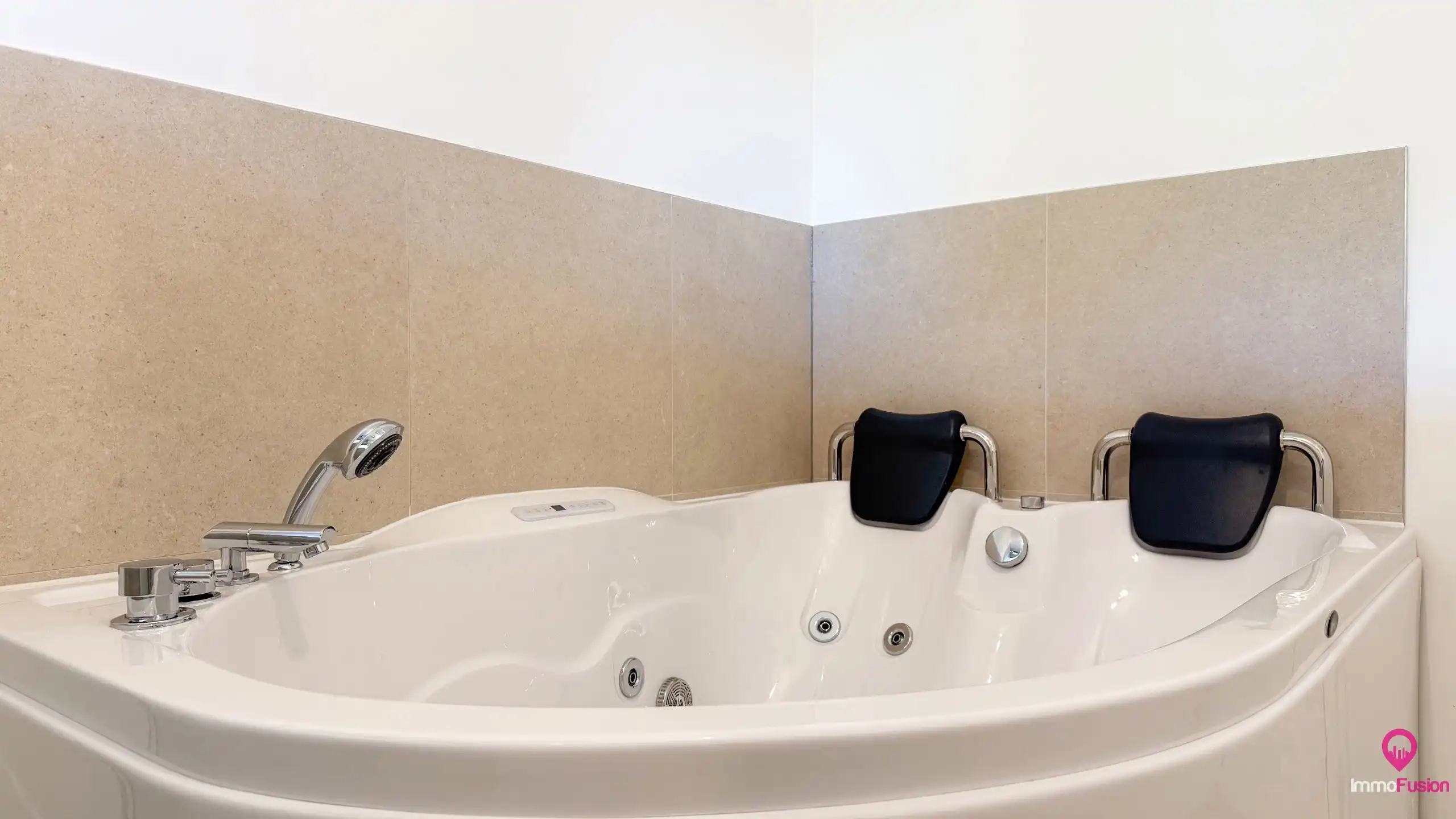 Totaalgerenoveerde, instapklare woning met 3 slpks te Zolder foto 35