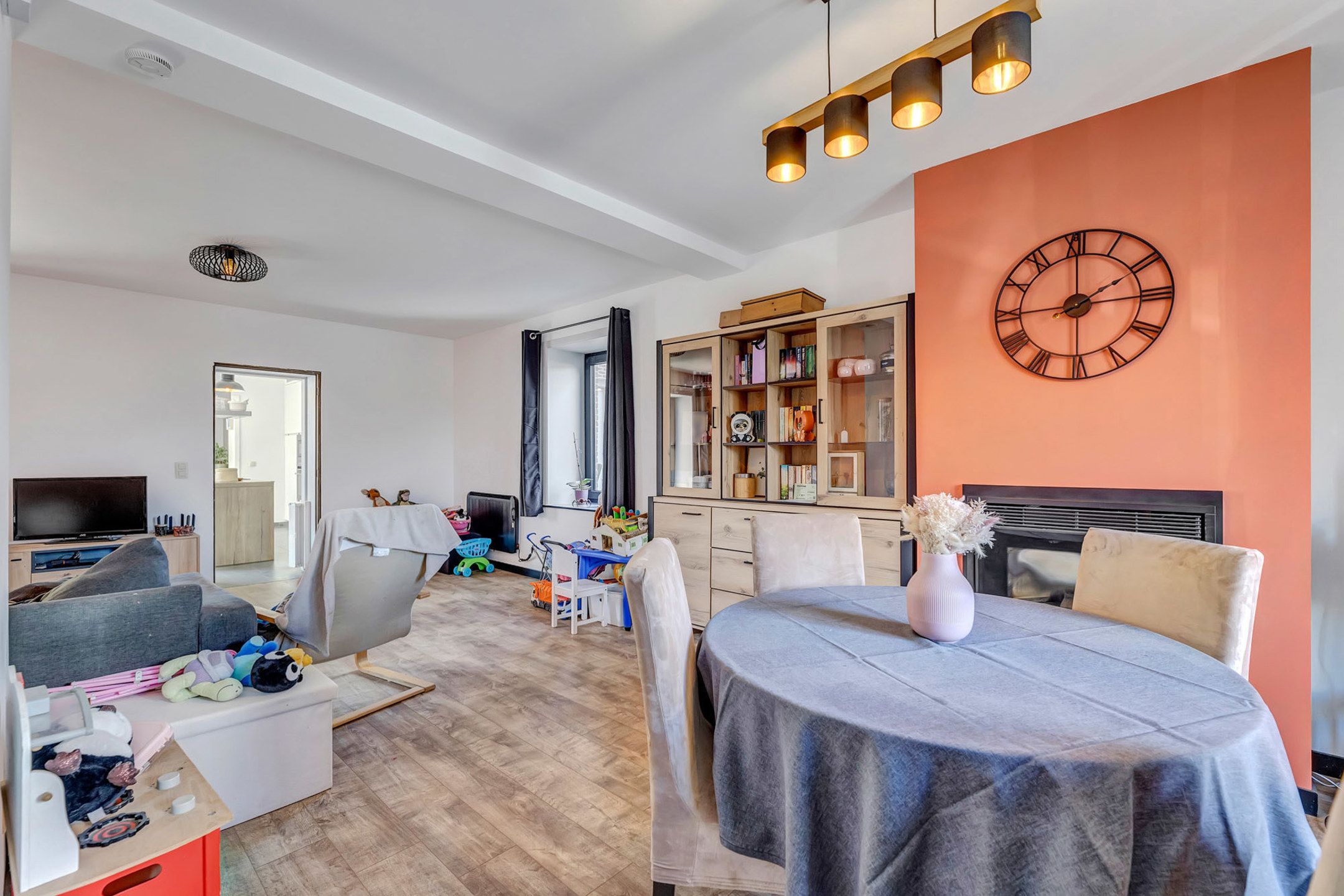 Instapklare woning met garage en ruime tuin foto 7
