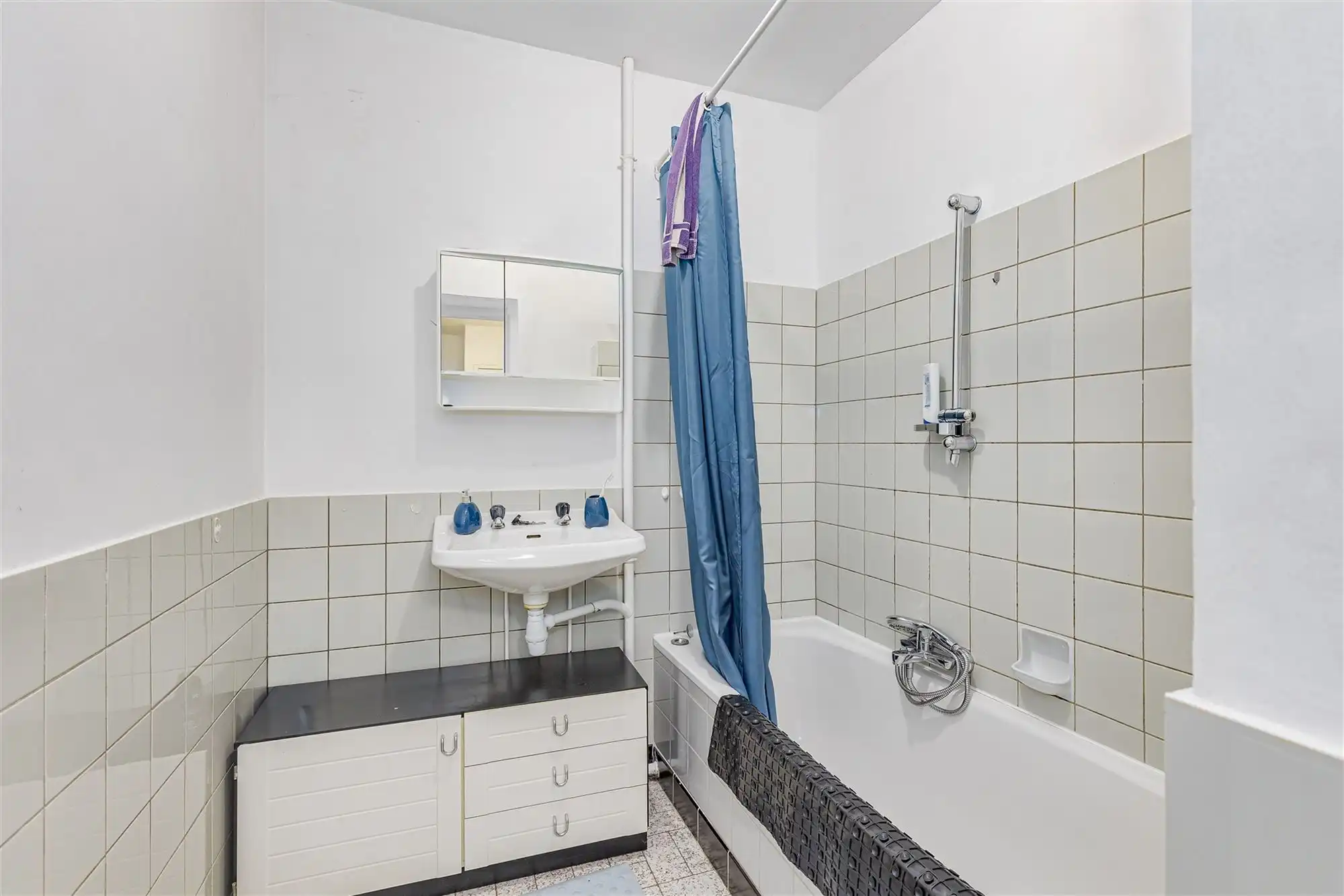 Ruim appartement met 2 slpk + terras te koop in Mortsel foto 9