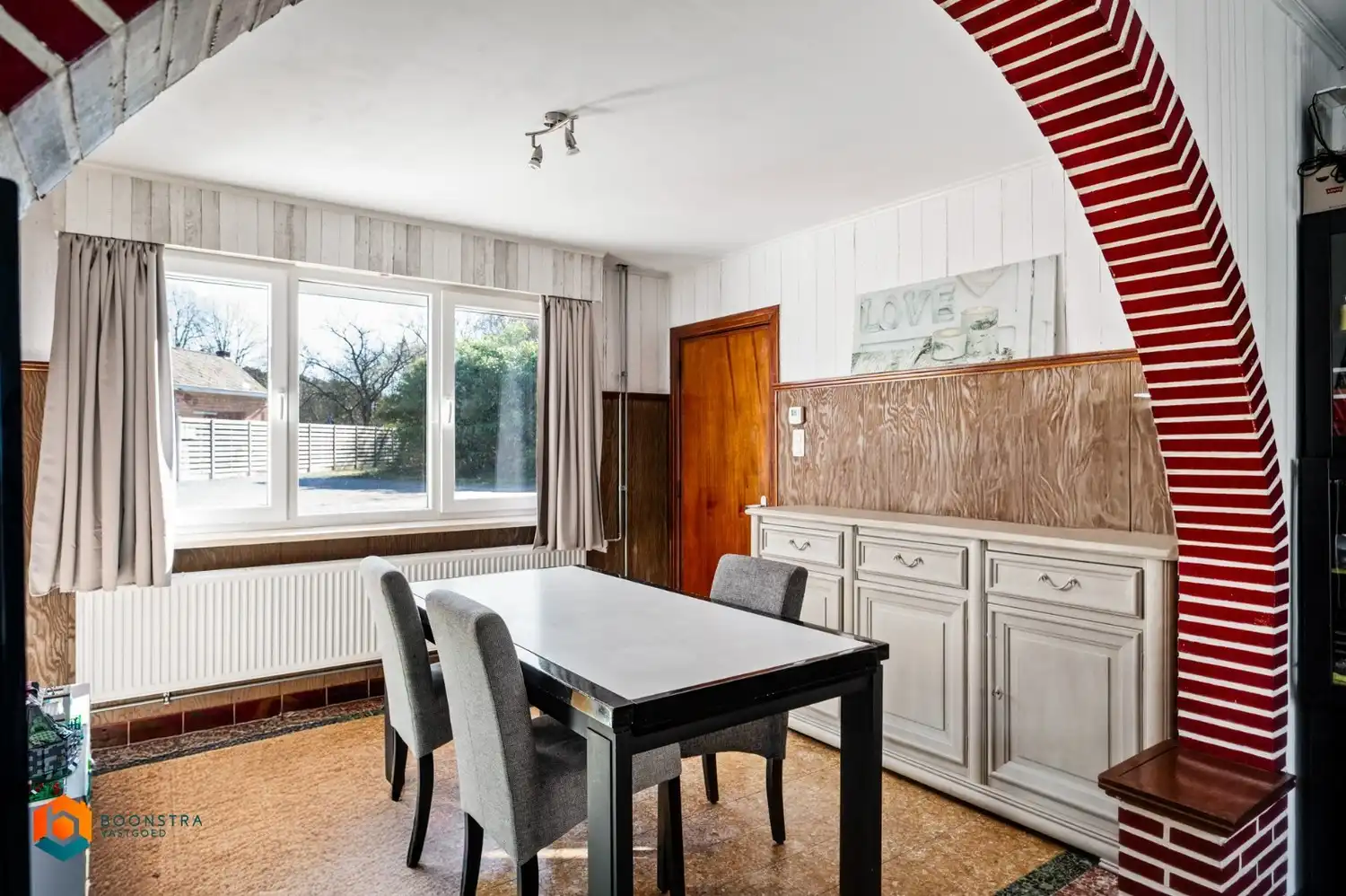 Licht op te frissen woning met 3 slpkrs in centrum Grootlo foto 4